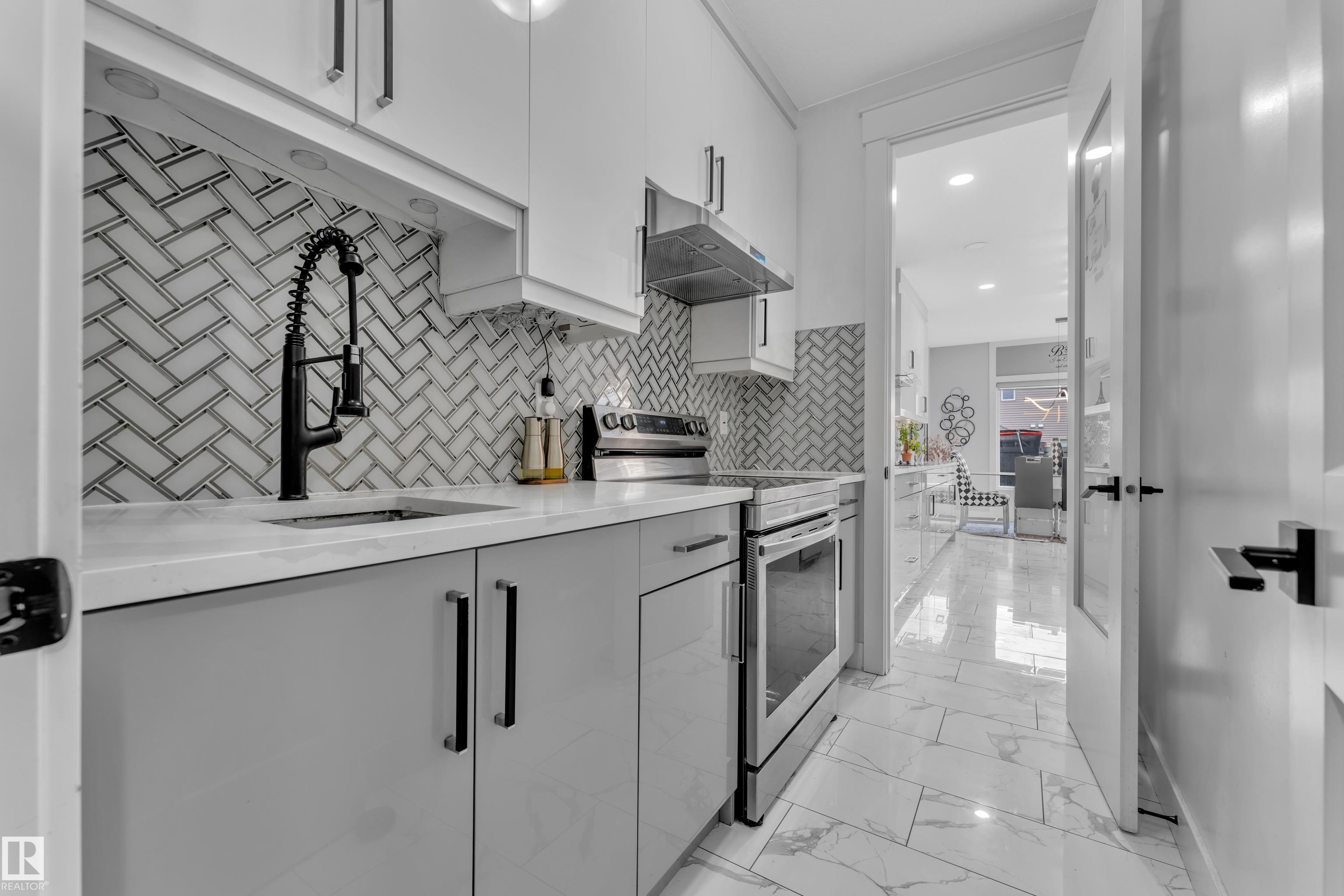 Photo 15 at 8025 174a Avenue NW, Crystallina Nera West, Edmonton
