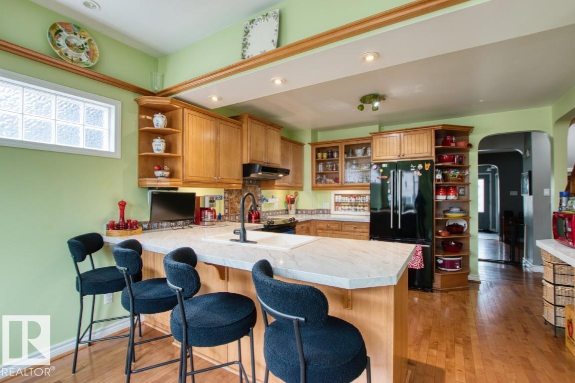 Photo 11 at 14014 106 Avenue NW, Glenora, Edmonton