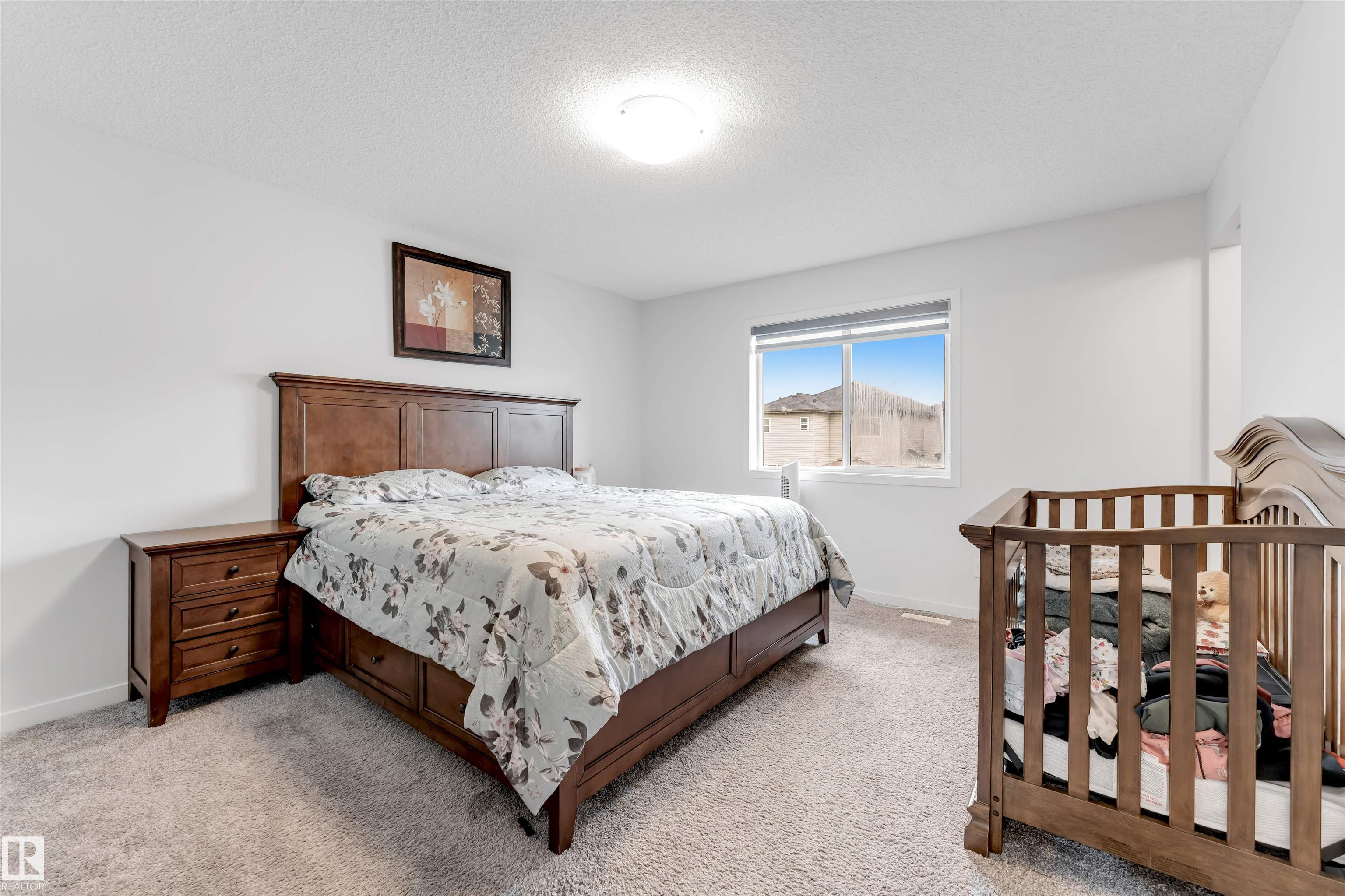 https://zimg.paragon.ice.com/ParagonImages/Property/PM/RAE/225401193/16/0/0/c8f5cf3430347feb1a25291eb0e2d015/1/b965375f1b41b0653d3be3ca5cd48659/225401193-42c4bda4-ca86-4651-b1e4-d66b217ab3db.JPG