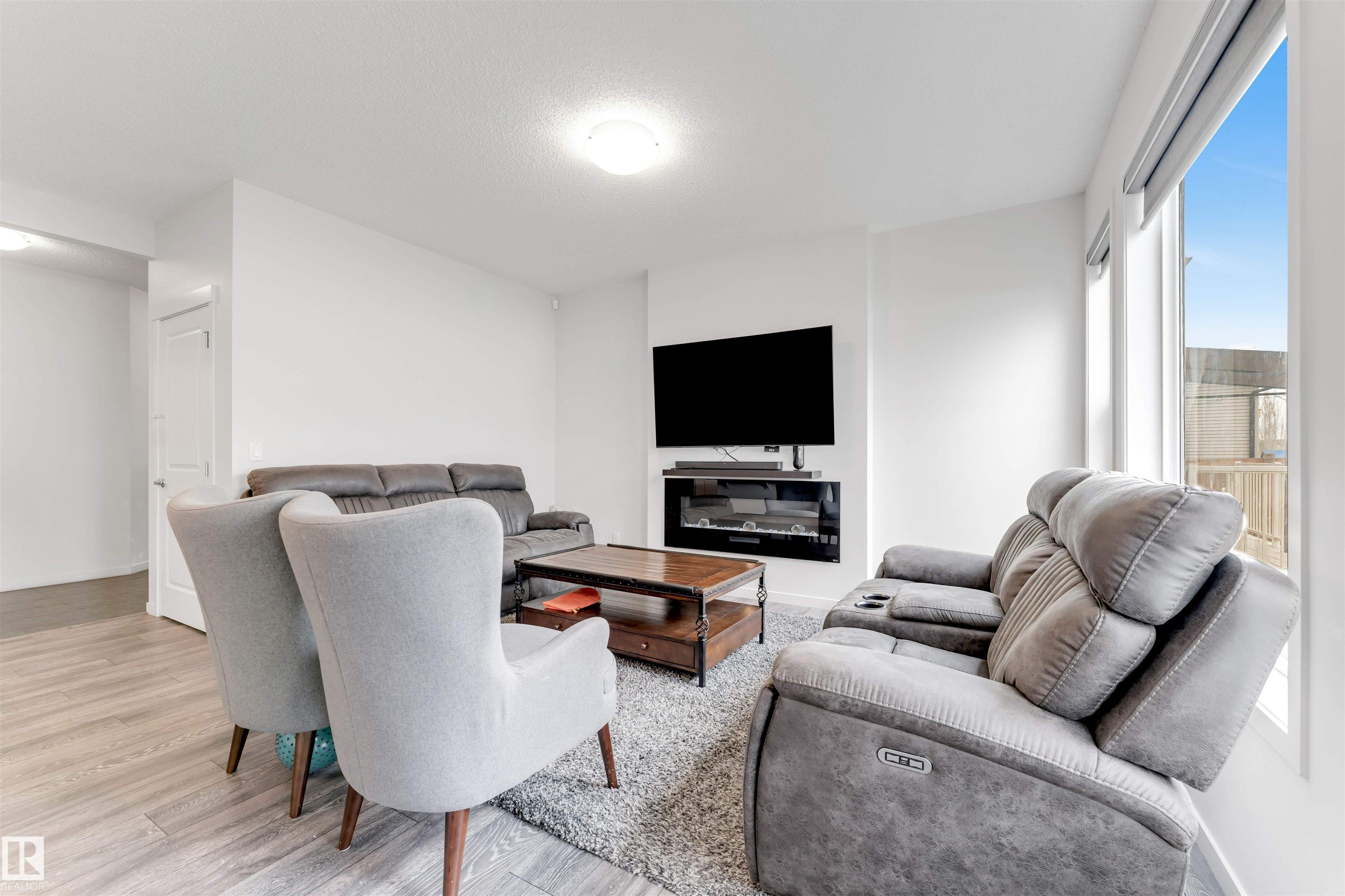 Picture for 933 McConachie BV NW NW