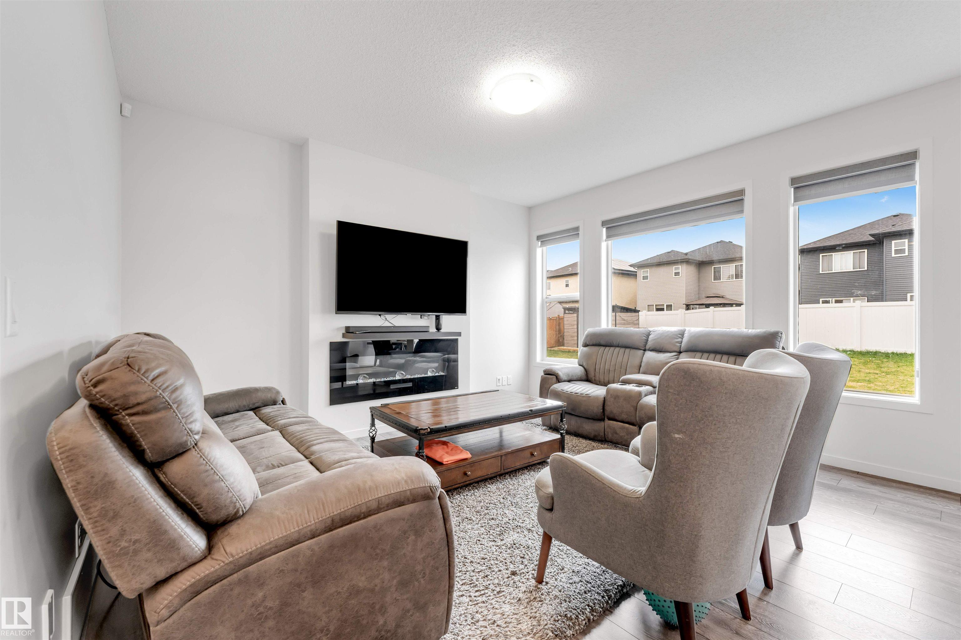 Picture for 933 McConachie BV NW NW