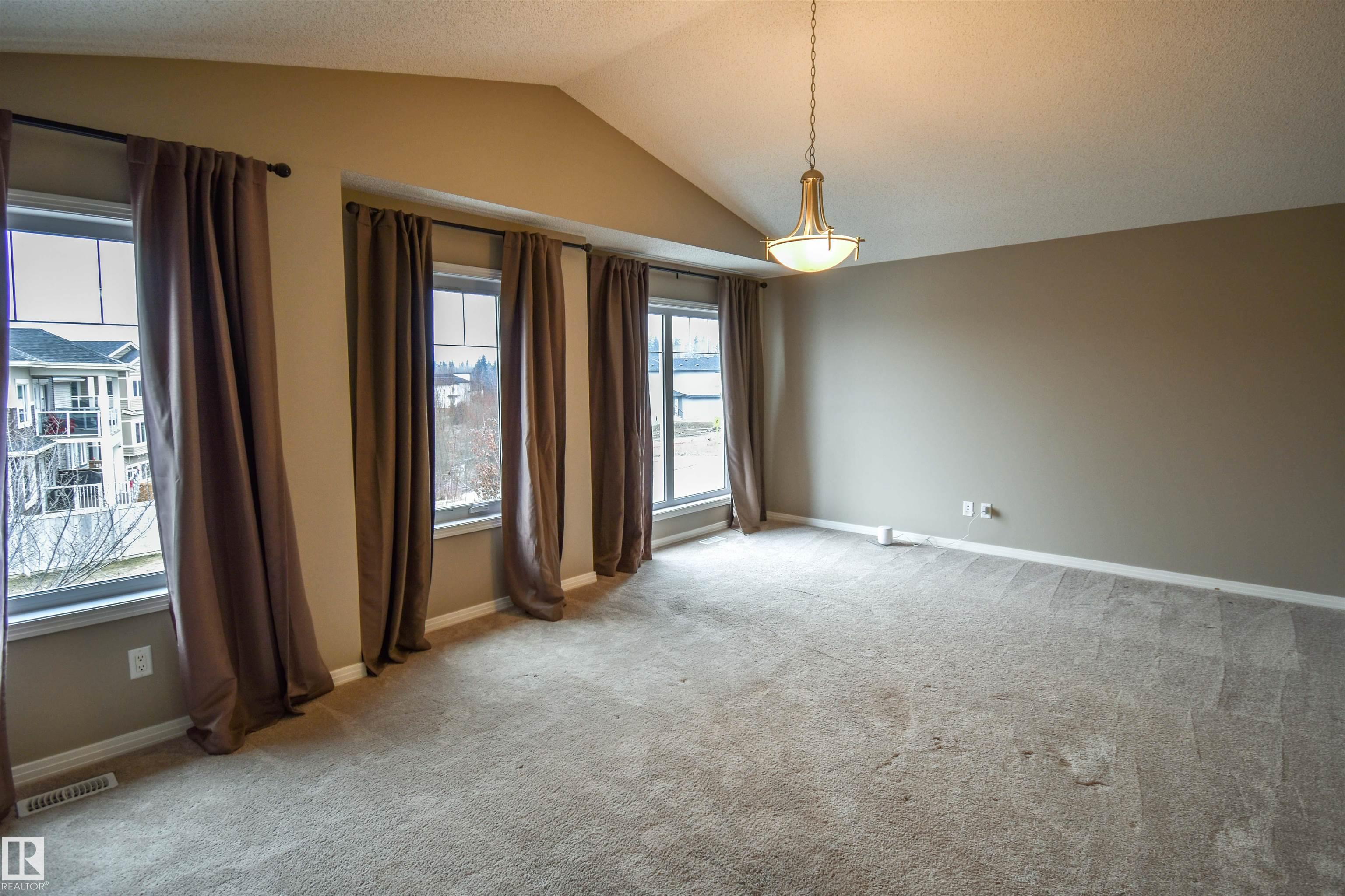 Photo 11 at 19 Meadowgrove Lane, McLaughlin, Spruce Grove