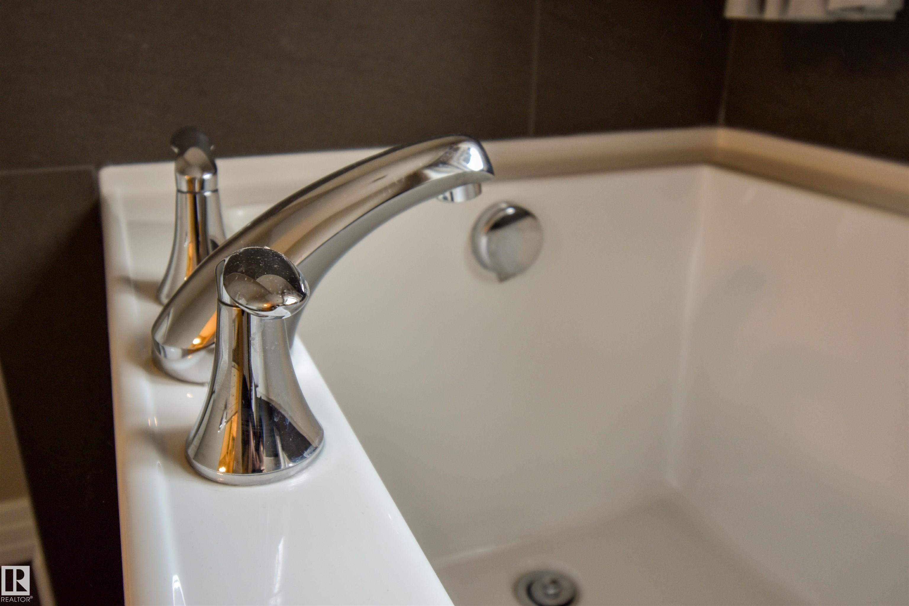 Photo 17 at 19 Meadowgrove Lane, McLaughlin, Spruce Grove