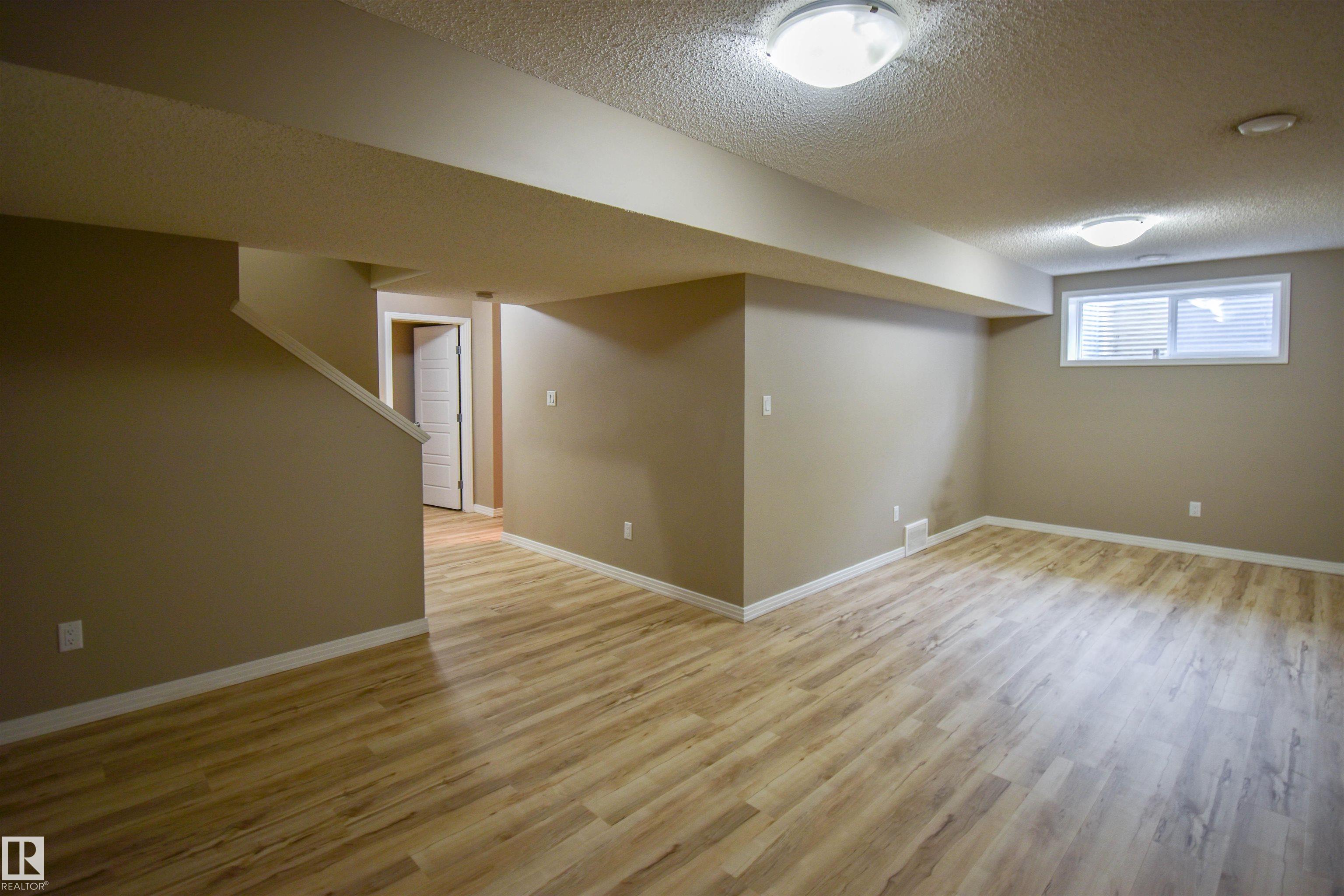 Photo 23 at 19 Meadowgrove Lane, McLaughlin, Spruce Grove