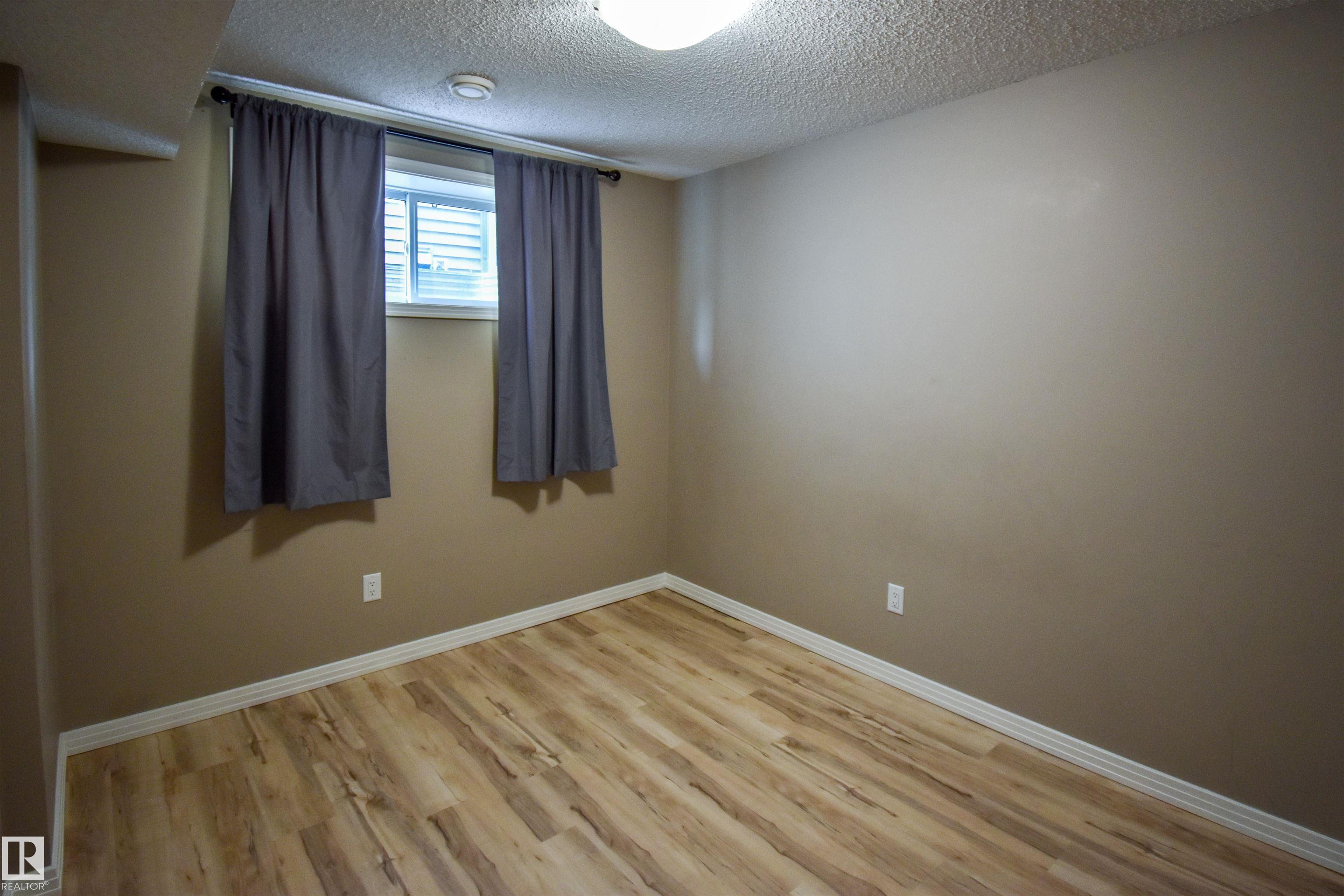 Photo 24 at 19 Meadowgrove Lane, McLaughlin, Spruce Grove