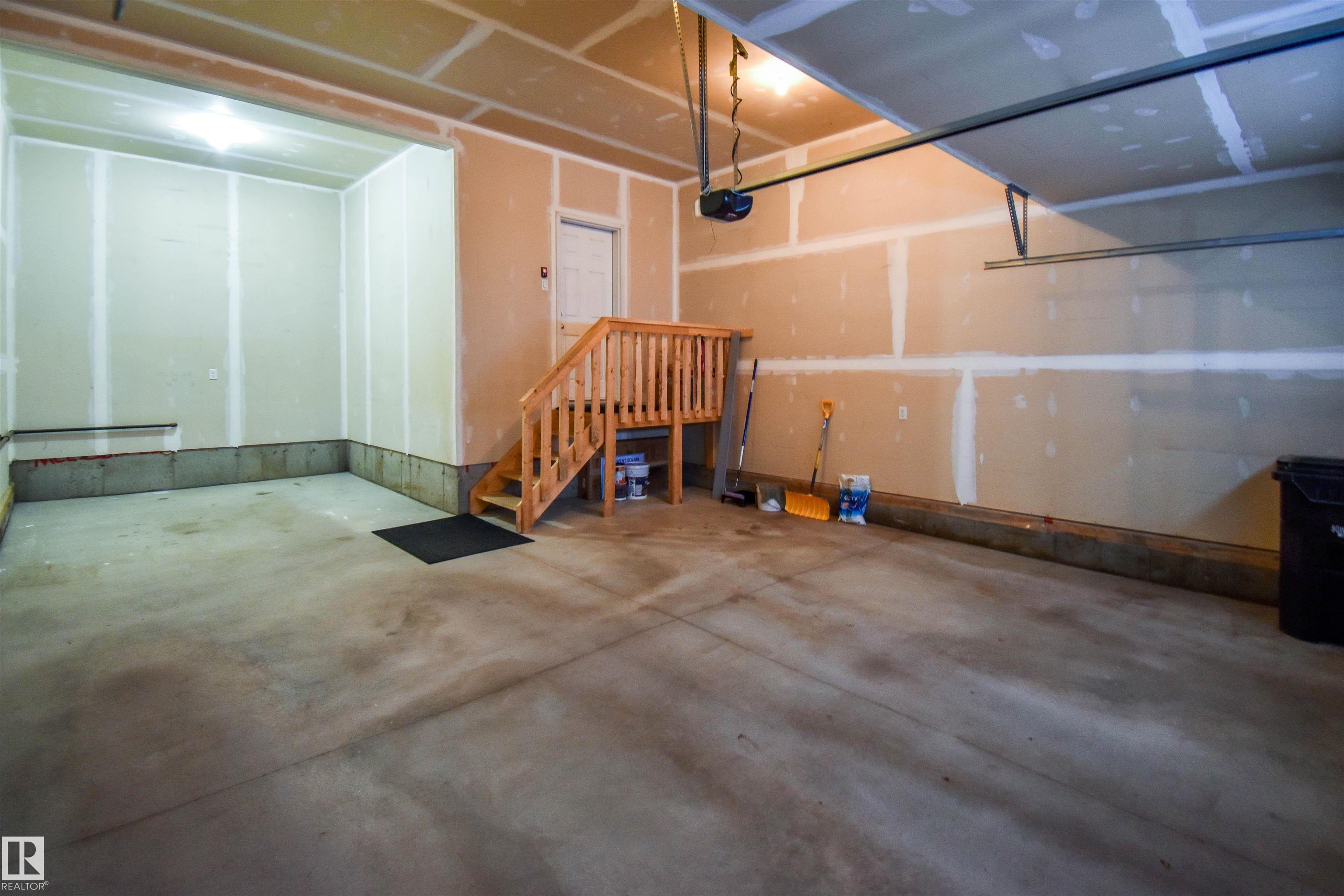 Photo 34 at 19 Meadowgrove Lane, McLaughlin, Spruce Grove