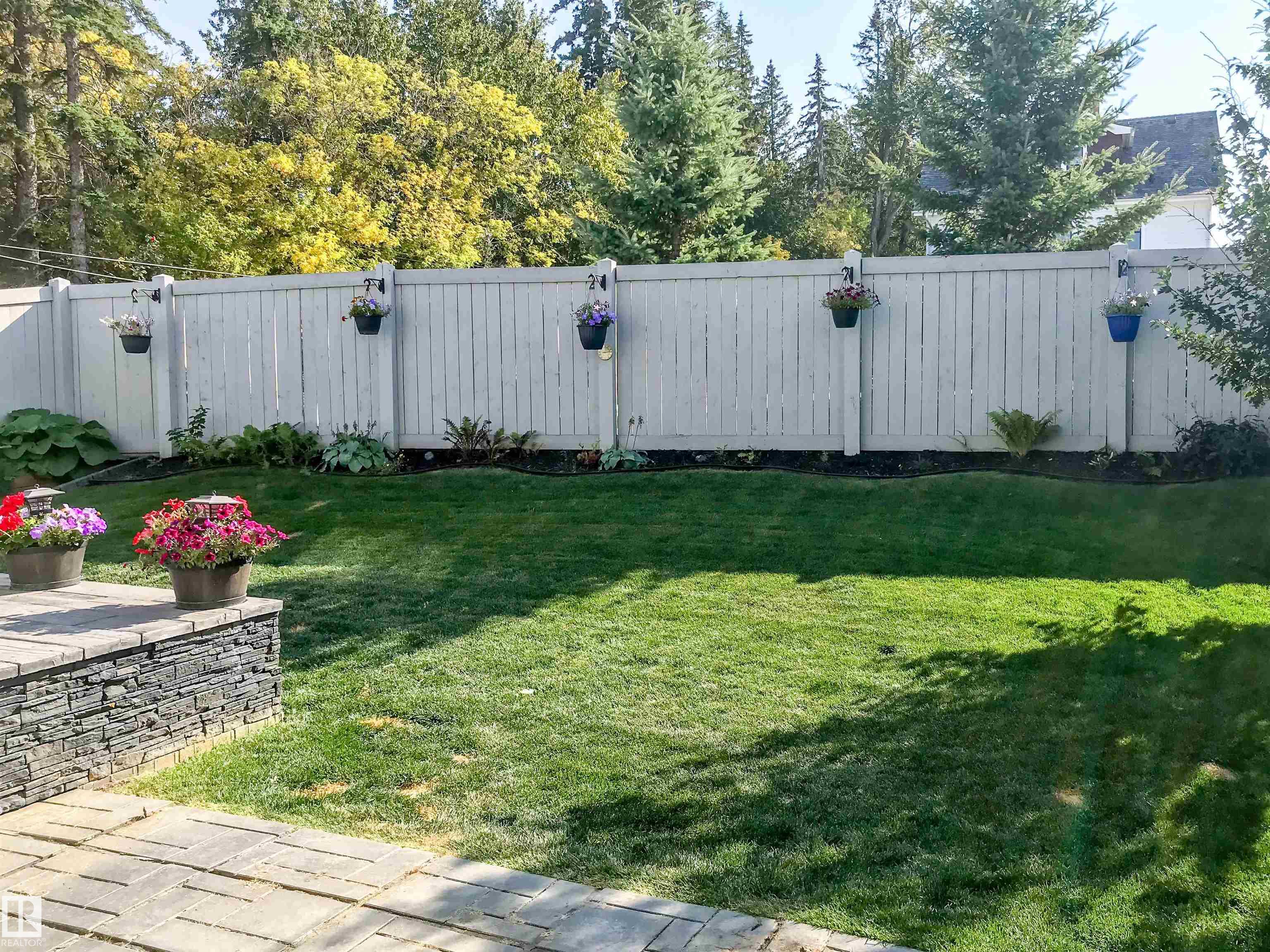 Photo 38 at 19 Meadowgrove Lane, McLaughlin, Spruce Grove