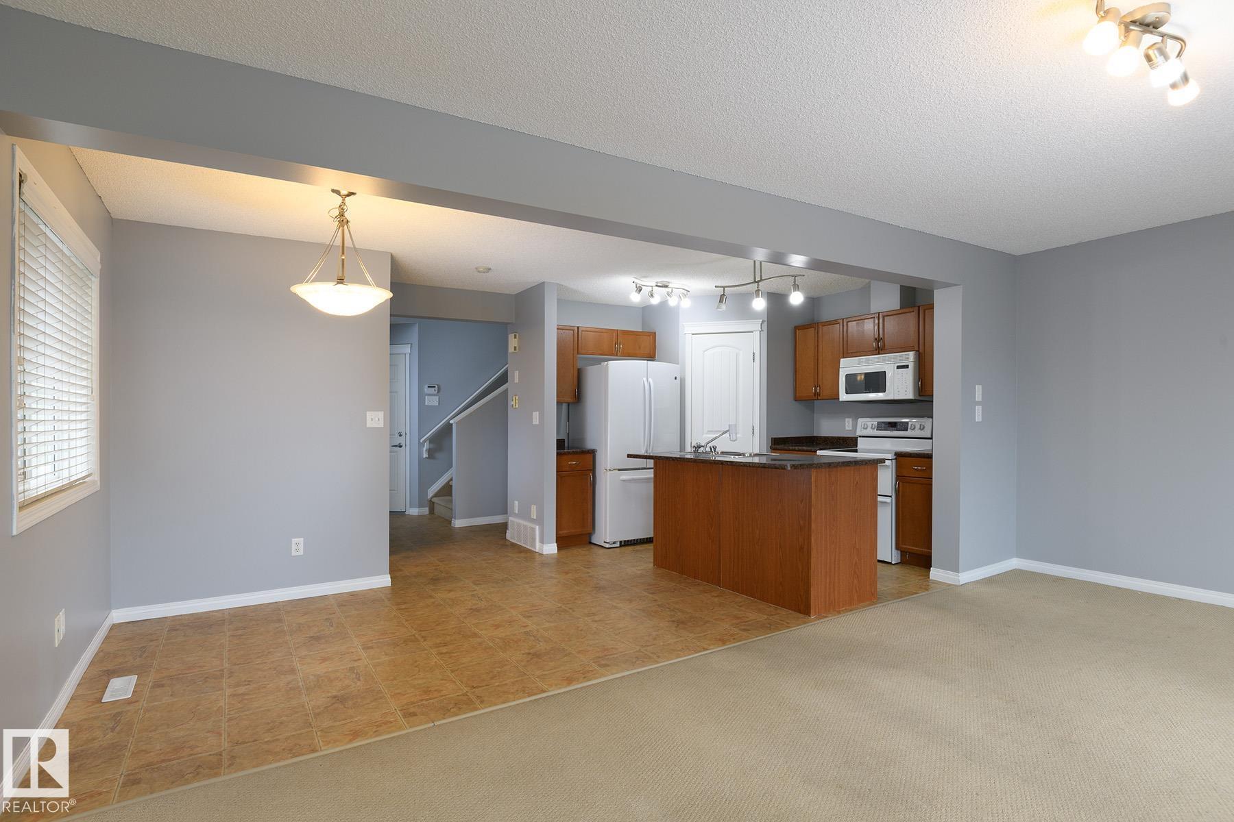 https://zimg.paragon.ice.com/ParagonImages/Property/PM/RAE/225401200/9/0/0/3686b4d52dbed9116aebdca55e3e8d92/1/bd72ddc985833eb3063c3acbc42ae1c9/225401200-ee3bbf05-9abd-4ef0-9263-bb57dd75b4fe.JPG