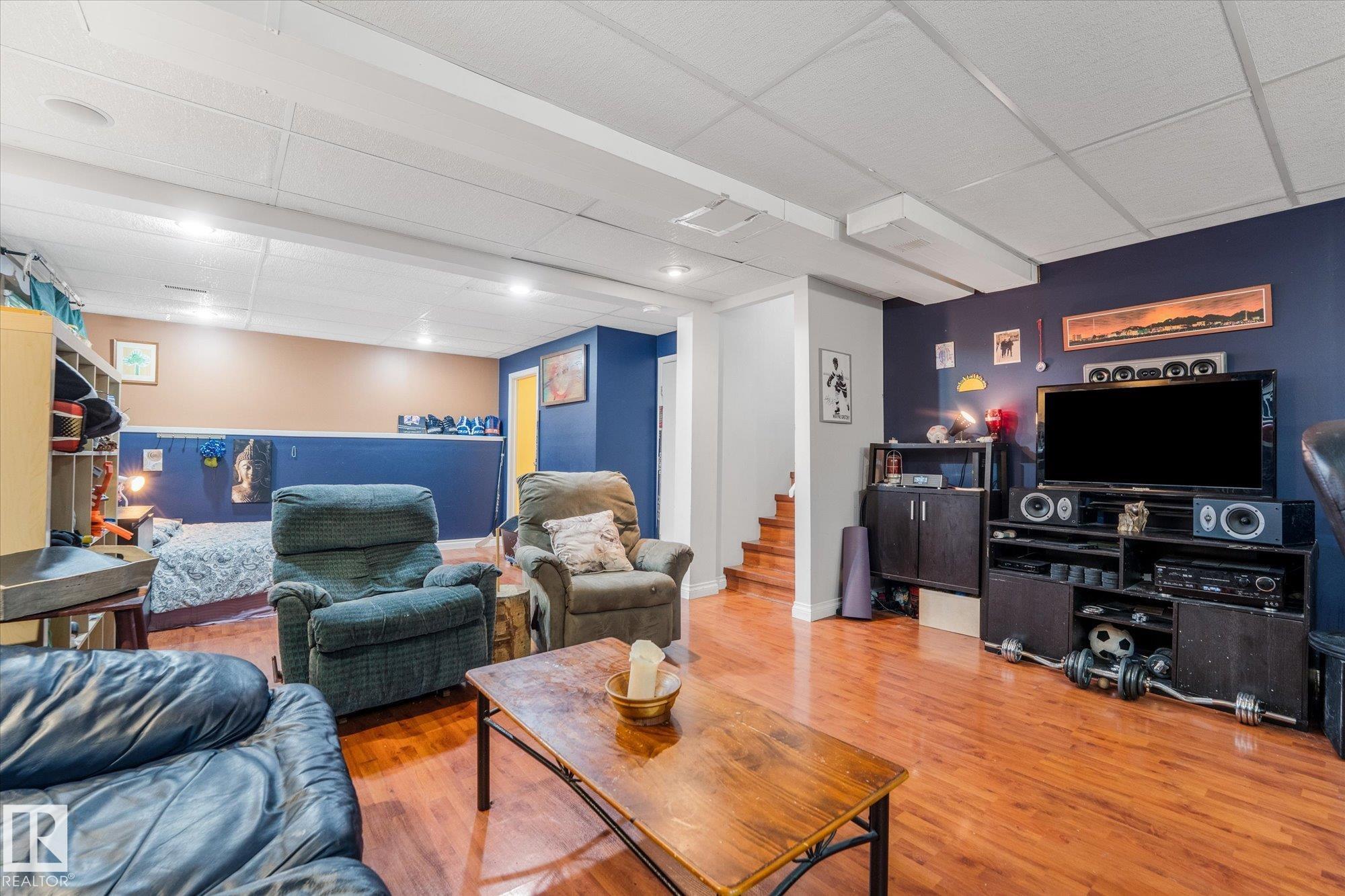https://zimg.paragon.ice.com/ParagonImages/Property/PM/RAE/225401204/26/0/0/e48599192bc8dd4f46bb1d58762a6ec7/1/b906492a4c0c2ae491b56cba4cdbf671/225401204-fd5c0ccf-87c0-4260-af3c-48041b62dc5d.JPG