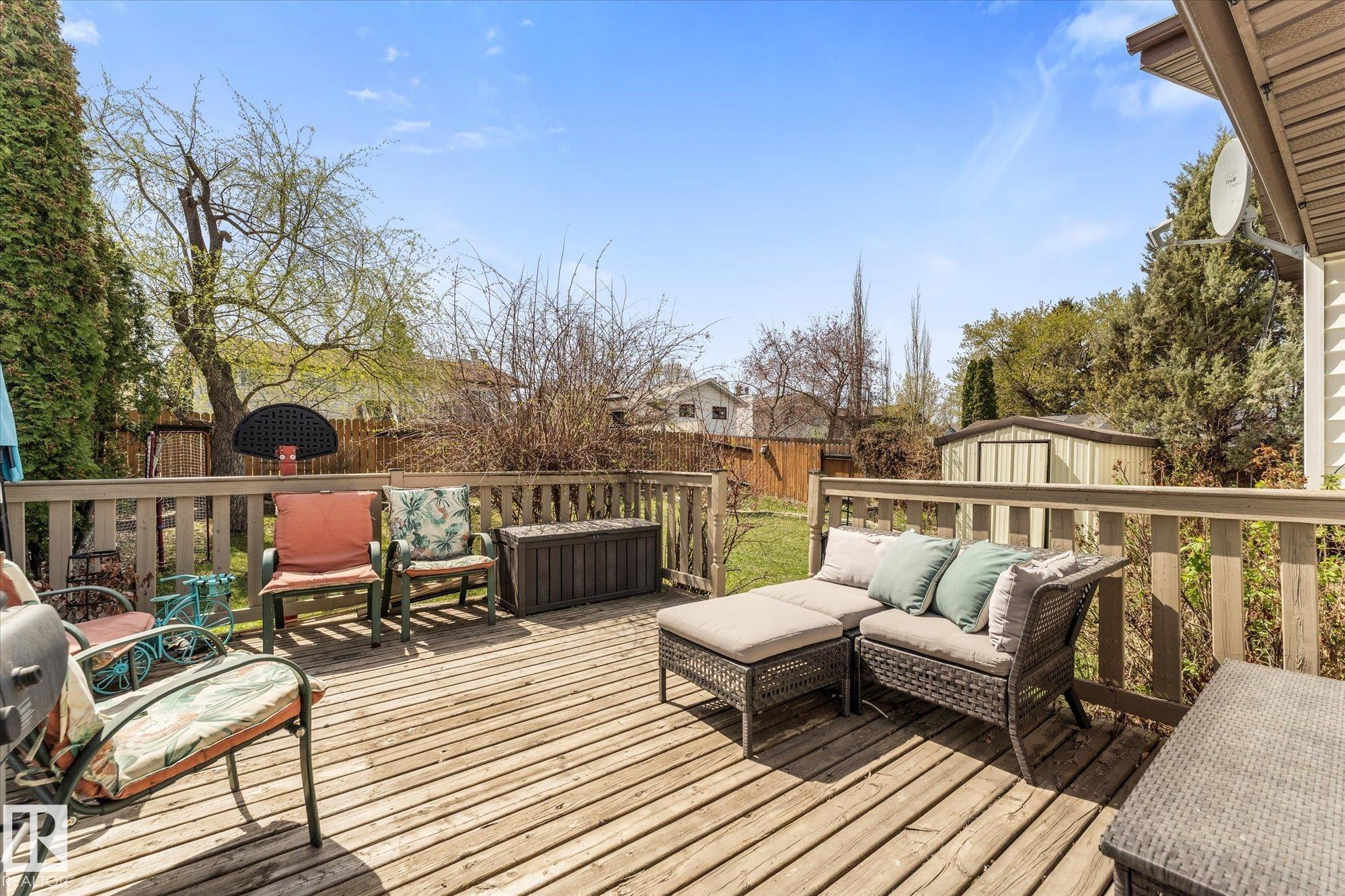 https://zimg.paragon.ice.com/ParagonImages/Property/PM/RAE/225401204/38/0/0/55c7c4ccd767b247bef73d90c301fa5f/1/b906492a4c0c2ae491b56cba4cdbf671/225401204-eca2e958-dbac-4881-b8a6-14b566726a00.JPG