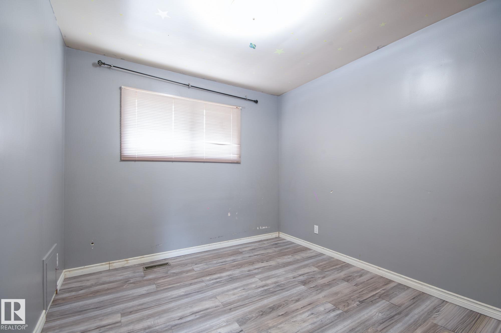 Photo 18 at 11901 42 Street NW, Beacon Heights, Edmonton