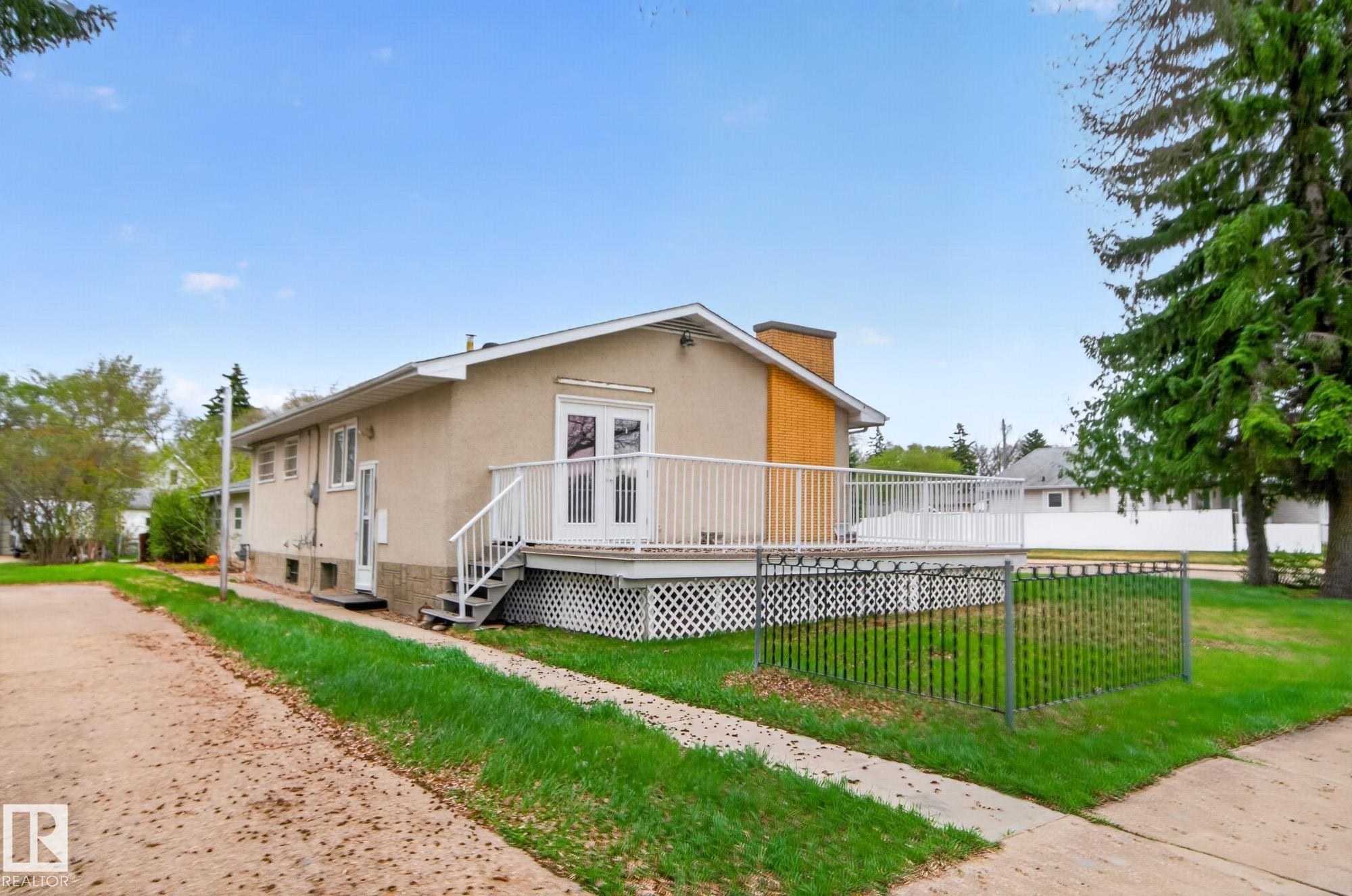 Photo 27 at 11901 42 Street NW, Beacon Heights, Edmonton