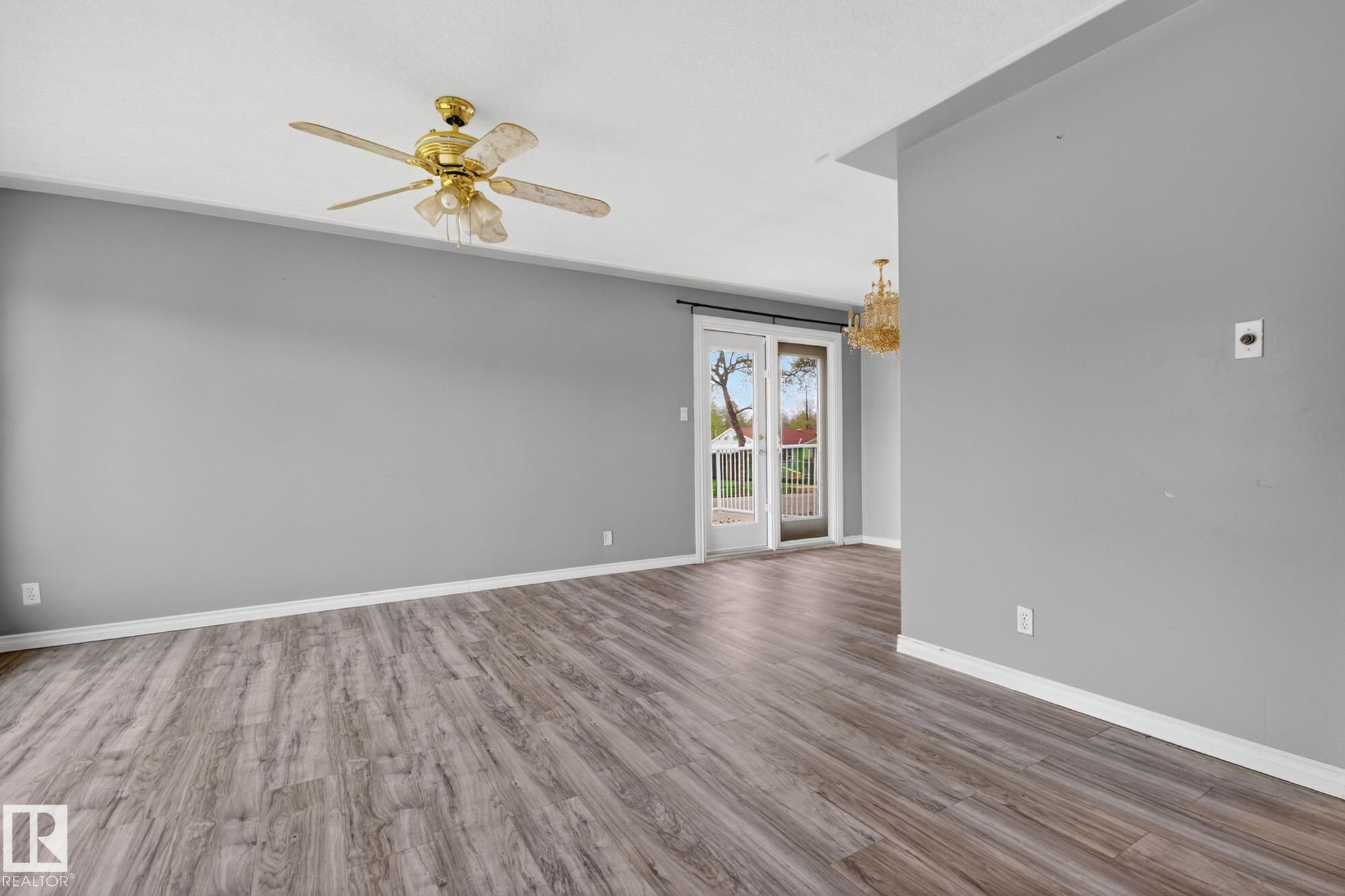 Photo 6 at 11901 42 Street NW, Beacon Heights, Edmonton