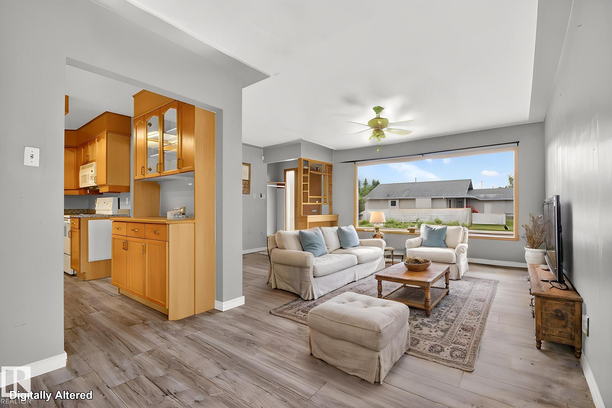 Photo 10 at 11901 42 Street NW, Beacon Heights, Edmonton