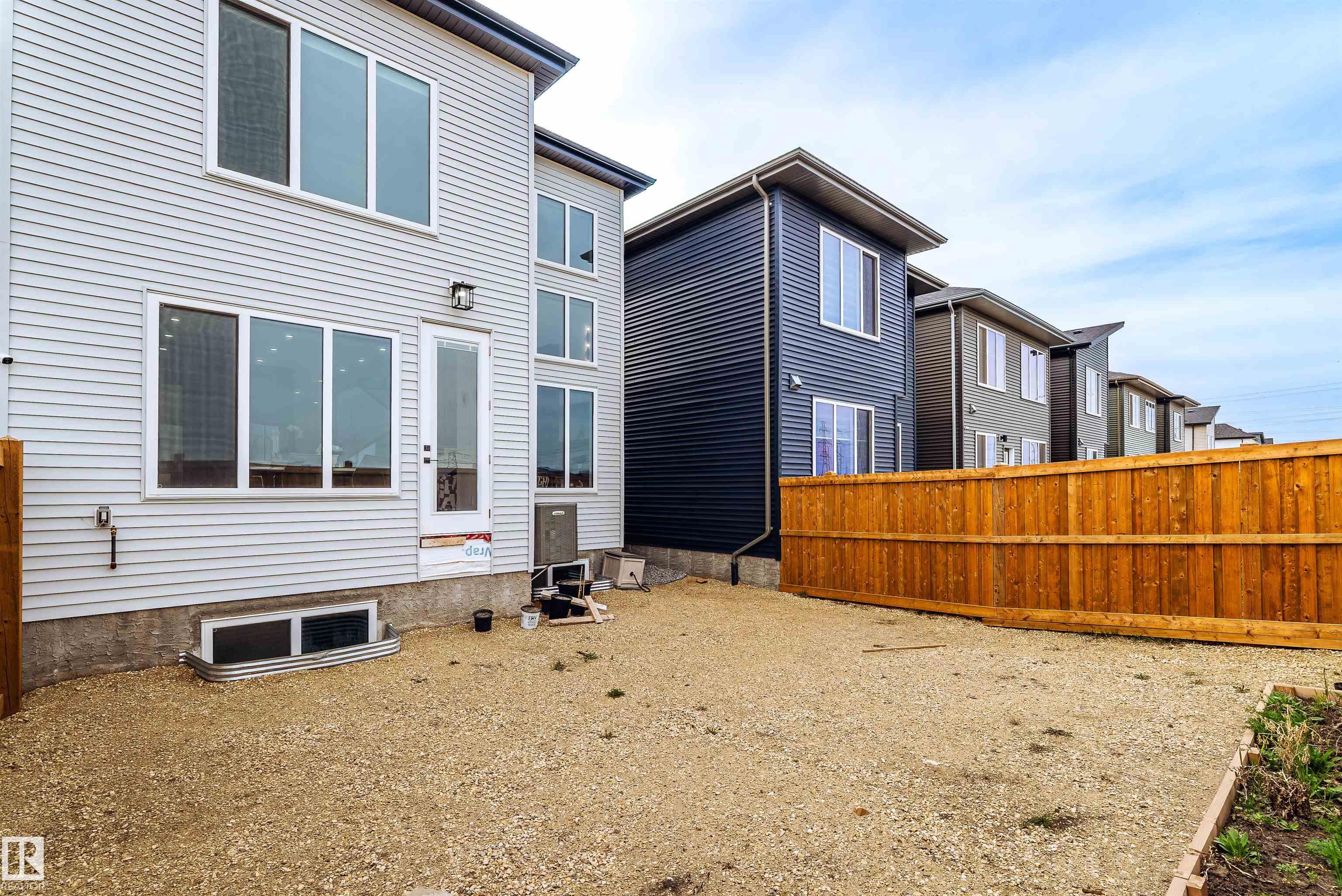 https://zimg.paragon.ice.com/ParagonImages/Property/PM/RAE/225401210/38/0/0/92b68015fa892be8821d3860d95abb92/1/7a2daad6123462f7fa9c80b3d464b7f7/225401210-489e480a-f6de-4f0e-957b-d9c0c176e467.JPG