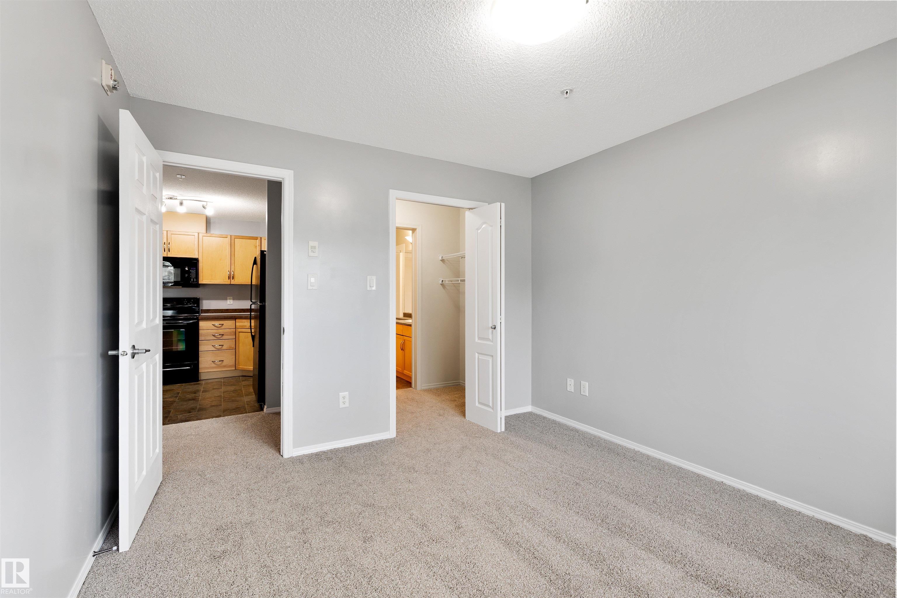 https://zimg.paragon.ice.com/ParagonImages/Property/PM/RAE/225401212/25/0/0/a80fc93c93b0c6964a1bef3928e1a448/1/6fcba367e7abec6b7965a0dd4f3ea79b/225401212-0558f8de-71a1-4253-8c8f-669d98611724.JPG
