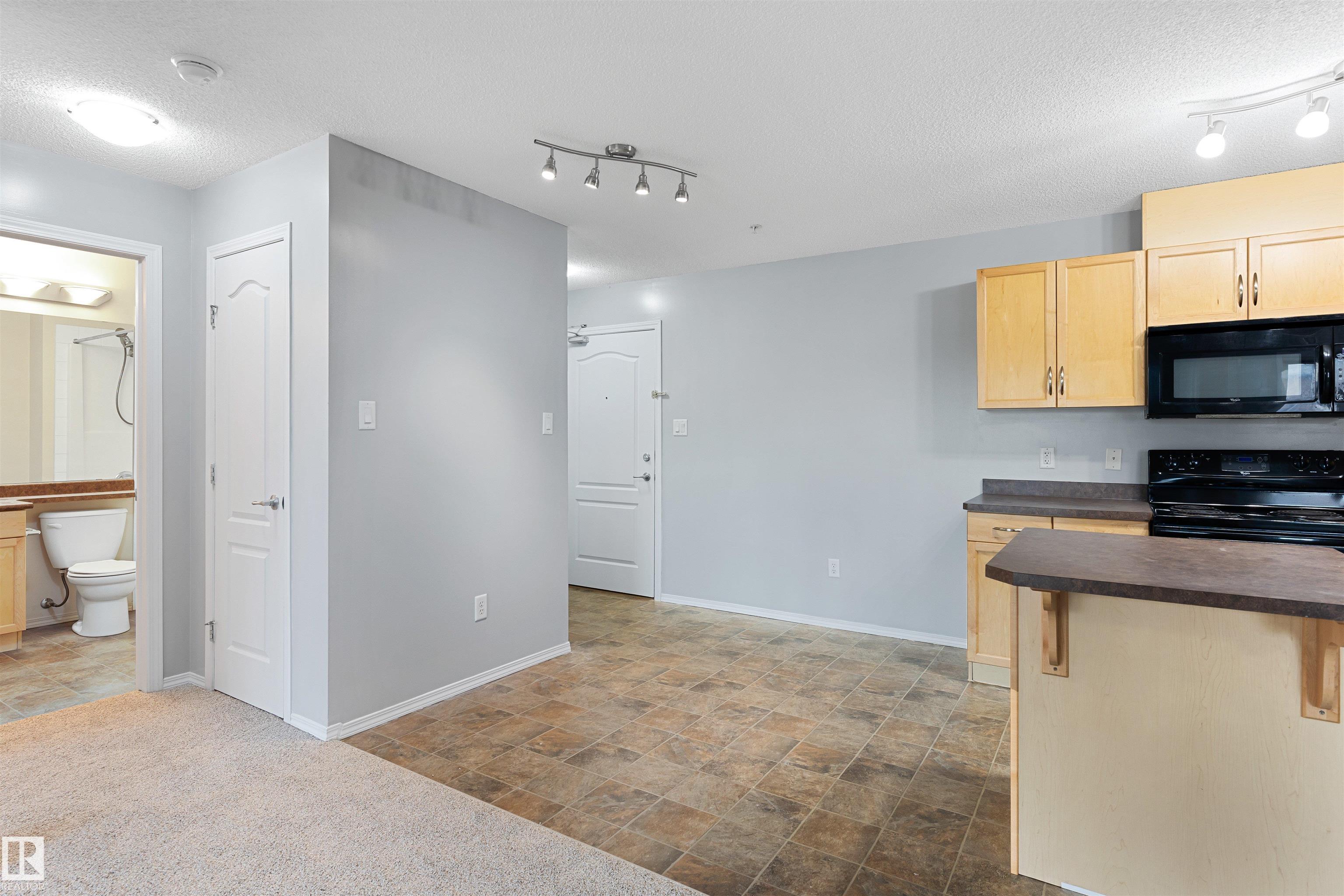 https://zimg.paragon.ice.com/ParagonImages/Property/PM/RAE/225401212/9/0/0/7fa6e2439ff0136102f963fa9a83478b/1/6fcba367e7abec6b7965a0dd4f3ea79b/225401212-7d6e4511-f89d-4fa3-828d-d42529b1f247.JPG