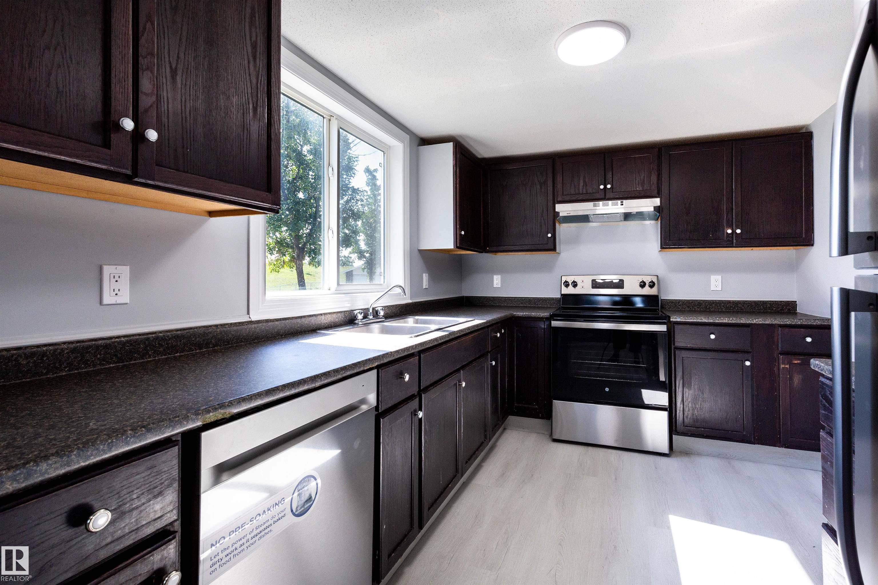 Photo 9 at 547 Dunluce Road NW, Dunluce, Edmonton