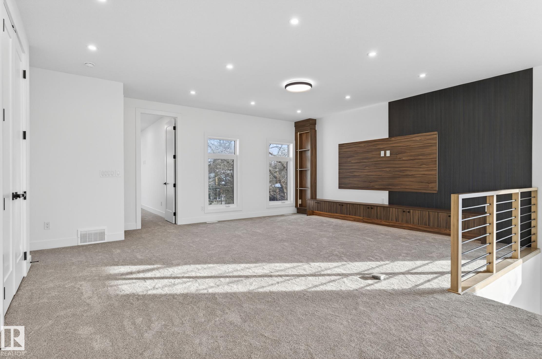 https://zimg.paragon.ice.com/ParagonImages/Property/PM/RAE/225401218/26/0/0/2fcb807892042fc513da7255da31a31a/1/22c1ab9094d7adfadf95fd2beb4edb4d/225401218-ef2791c1-8ab3-46b5-9031-e5f831ce0b00.JPG