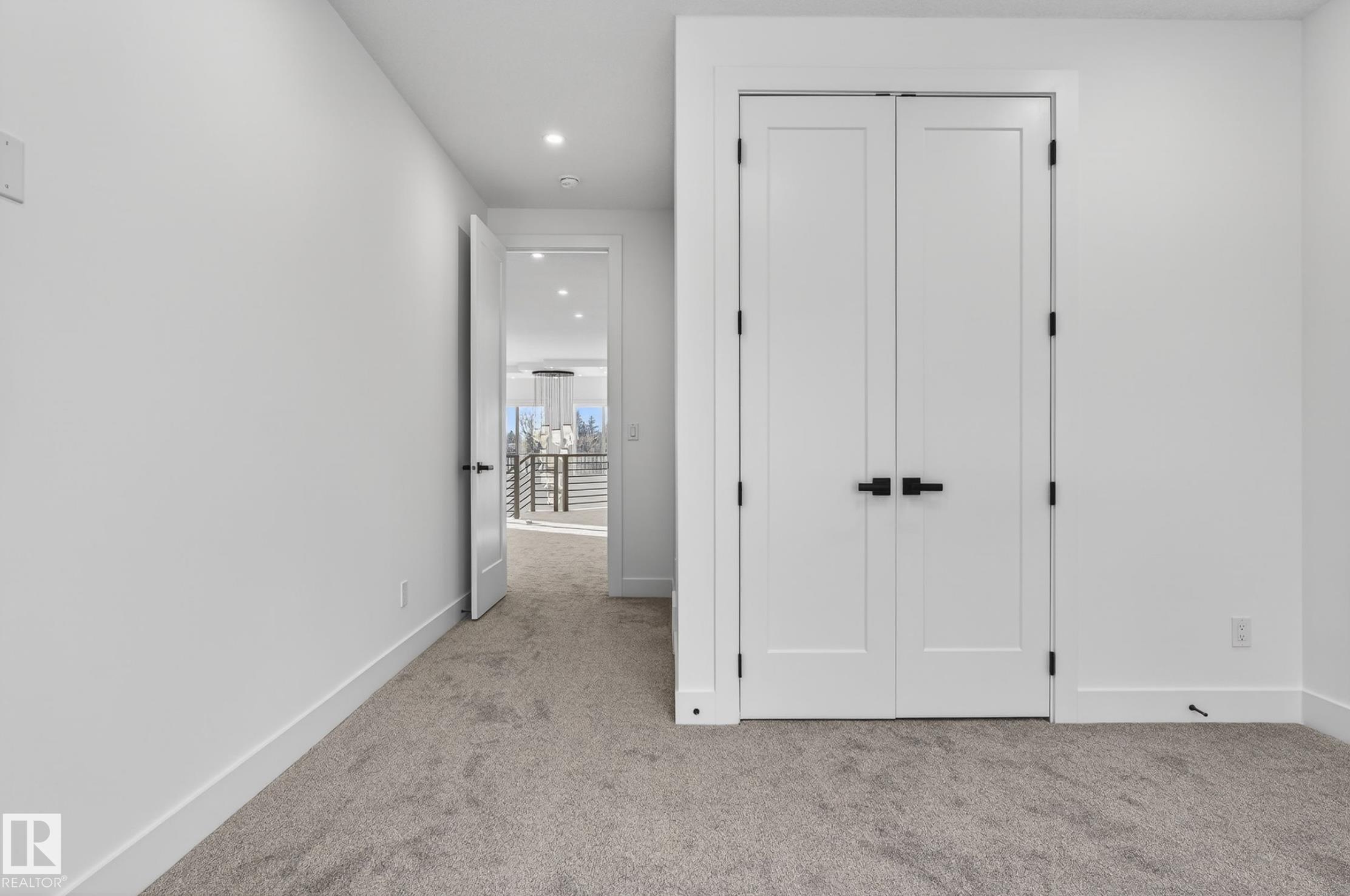 https://zimg.paragon.ice.com/ParagonImages/Property/PM/RAE/225401218/38/0/0/e5ec19d6cc817d517e3c5333dcb3d03a/1/22c1ab9094d7adfadf95fd2beb4edb4d/225401218-12d6db75-97bf-4d6b-bf98-65f8ba0fa923.JPG