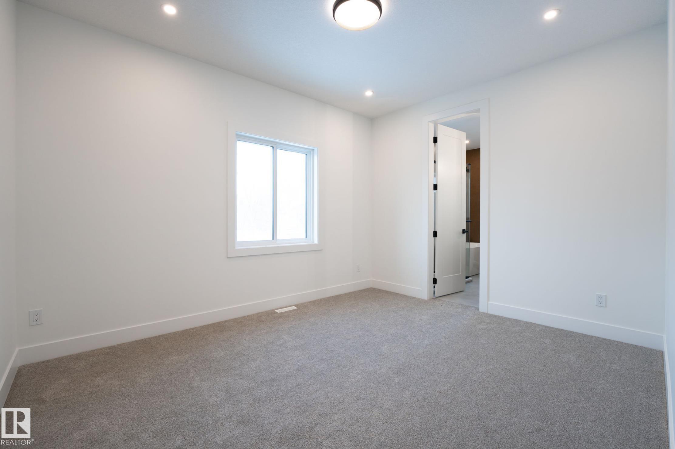 https://zimg.paragon.ice.com/ParagonImages/Property/PM/RAE/225401218/39/0/0/bf6216b2c874cc73c0a1e288ea20cc38/1/22c1ab9094d7adfadf95fd2beb4edb4d/225401218-d1801914-f8d8-41c7-aead-0e35280e7168.JPG