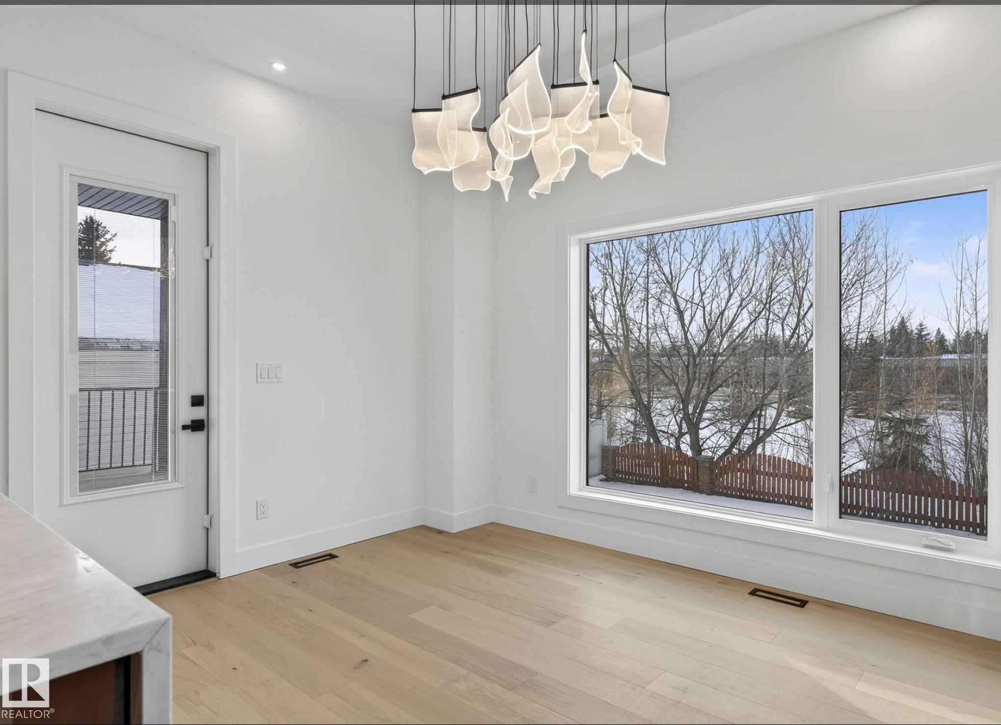 https://zimg.paragon.ice.com/ParagonImages/Property/PM/RAE/225401218/6/0/0/82225955b9e86254128d5828c70b1215/1/22c1ab9094d7adfadf95fd2beb4edb4d/225401218-34bc9b21-acb4-4b3c-a118-1a617a175302.JPG
