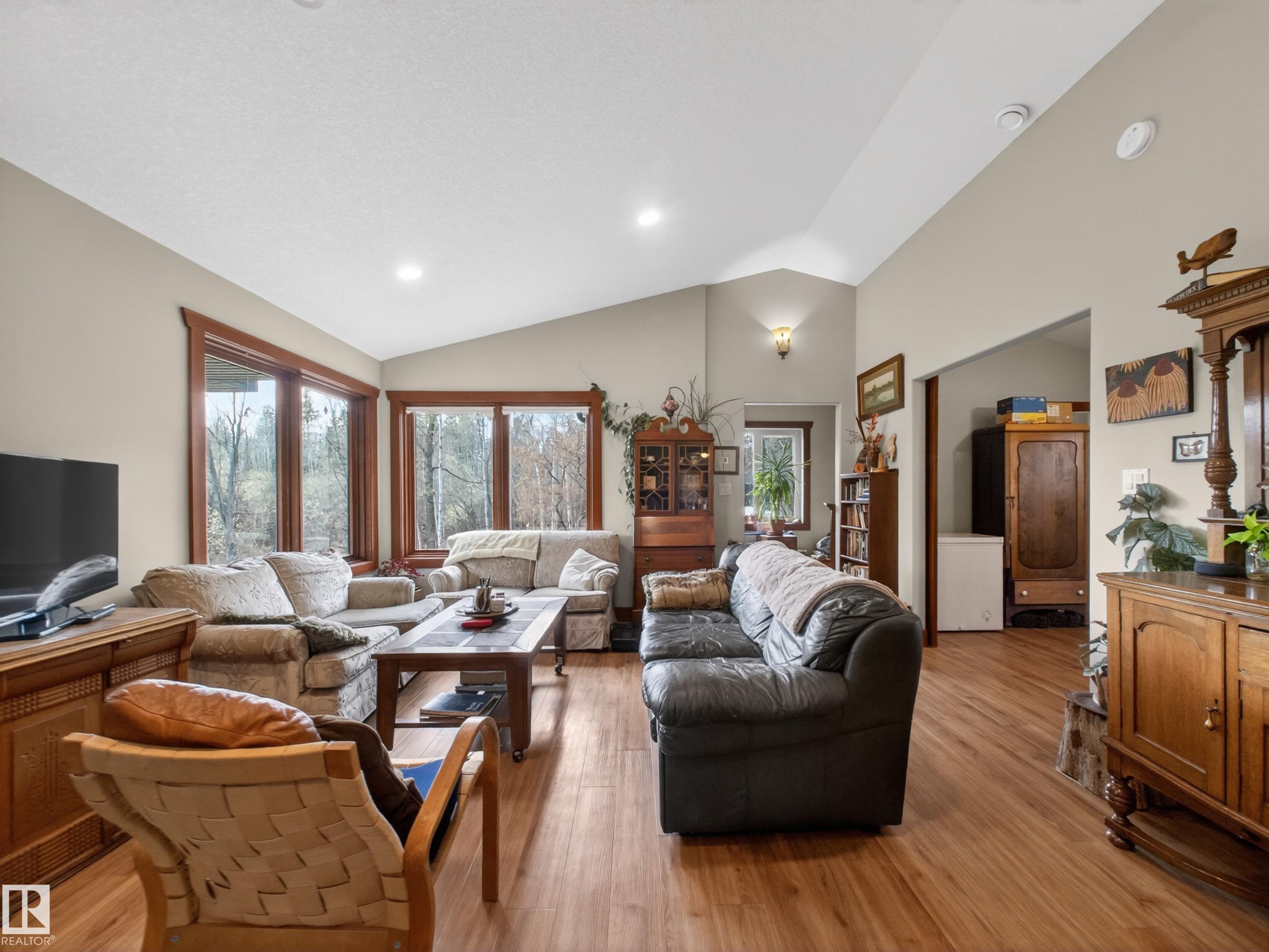 Photo 13 at 51226 Rge Road 270, Hennig Acres, Rural Parkland County