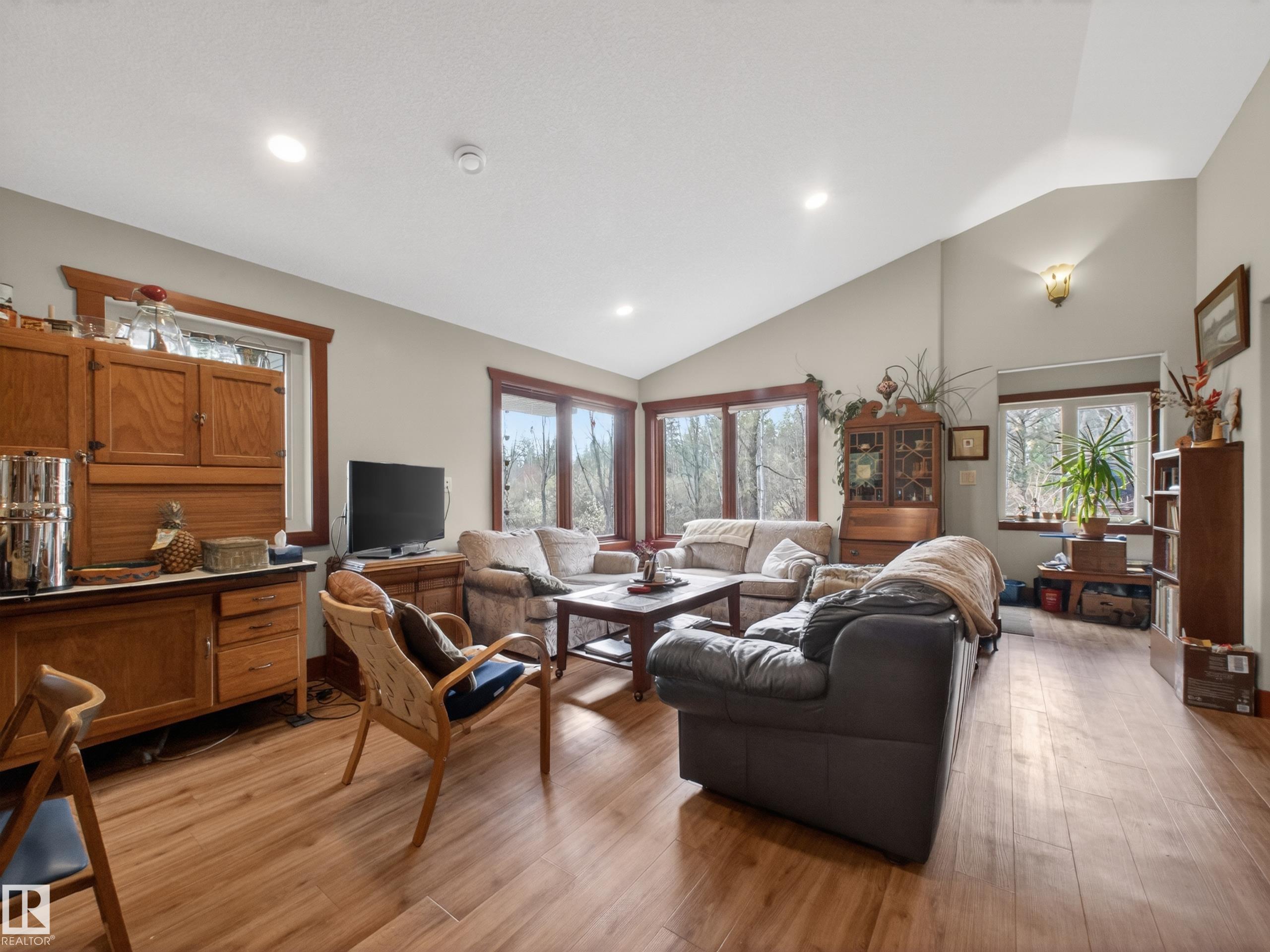 Photo 14 at 51226 Rge Road 270, Hennig Acres, Rural Parkland County