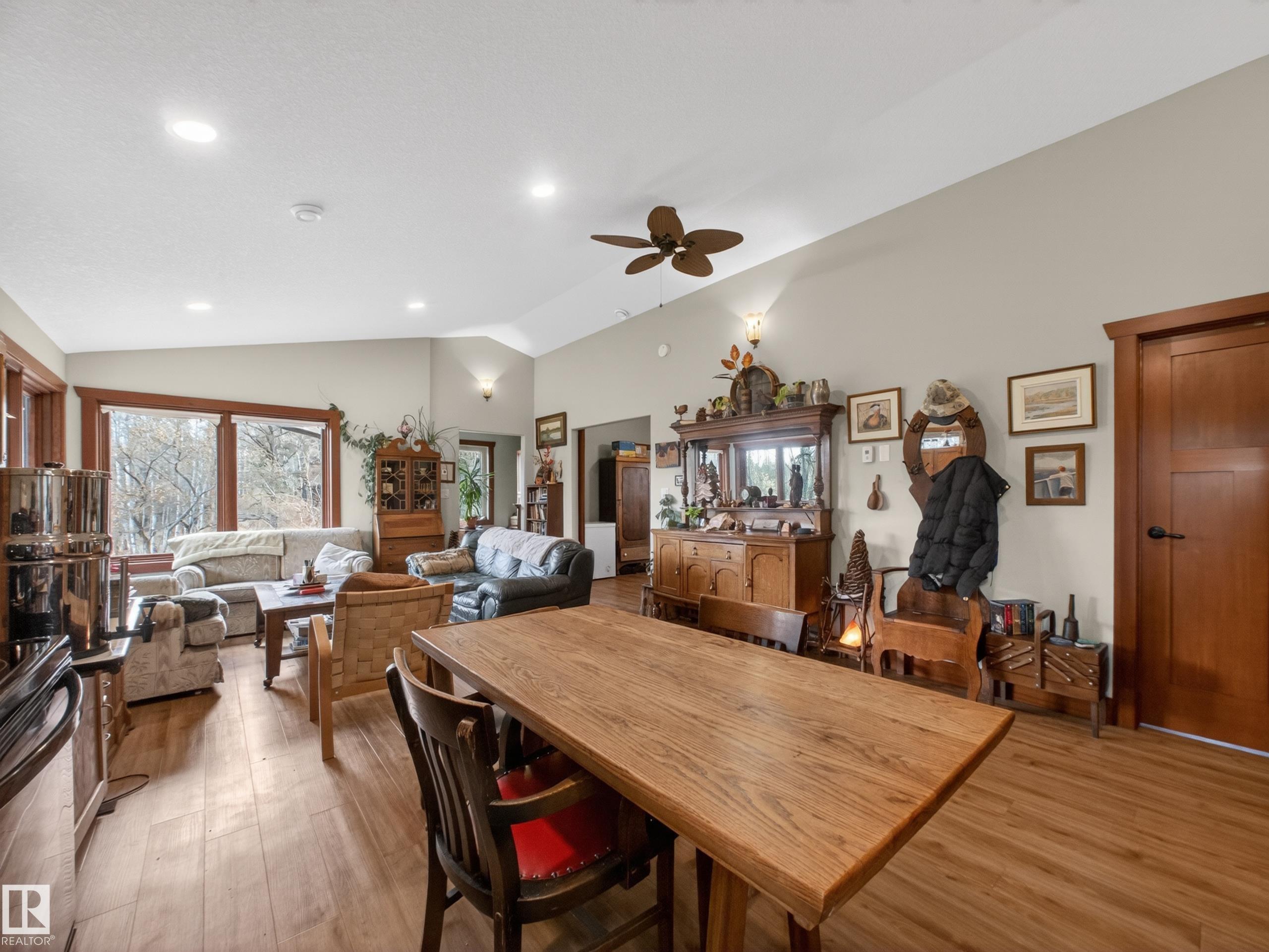 Photo 9 at 51226 Rge Road 270, Hennig Acres, Rural Parkland County