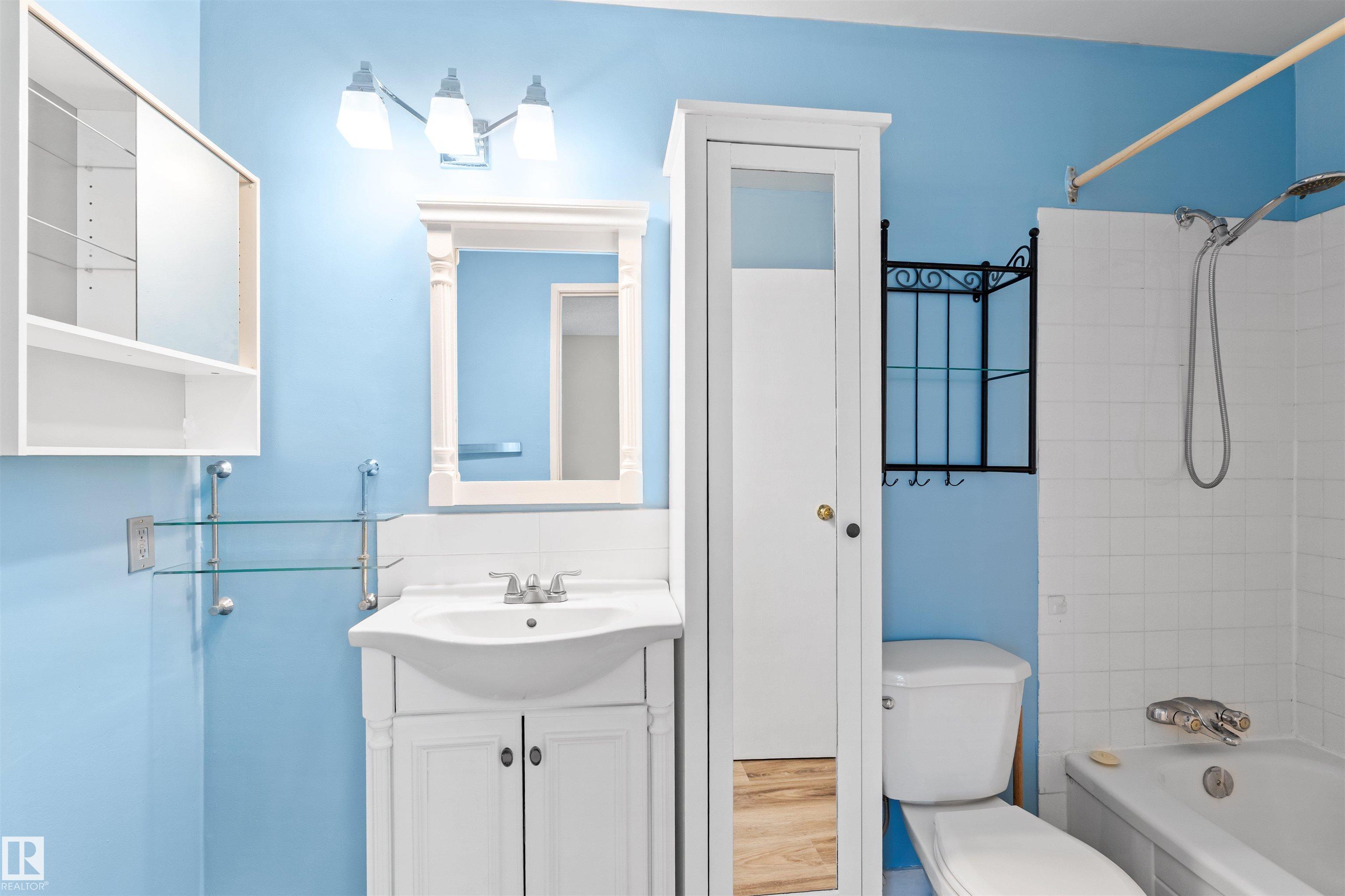 https://zimg.paragon.ice.com/ParagonImages/Property/PM/RAE/225401233/13/0/0/7791fa8bcba07c3447dbcd860286d702/1/6a9134e1089dfd9eaa20db43eeea7f36/225401233-f2a11950-2587-4e62-ba0b-556529cc556c.JPG