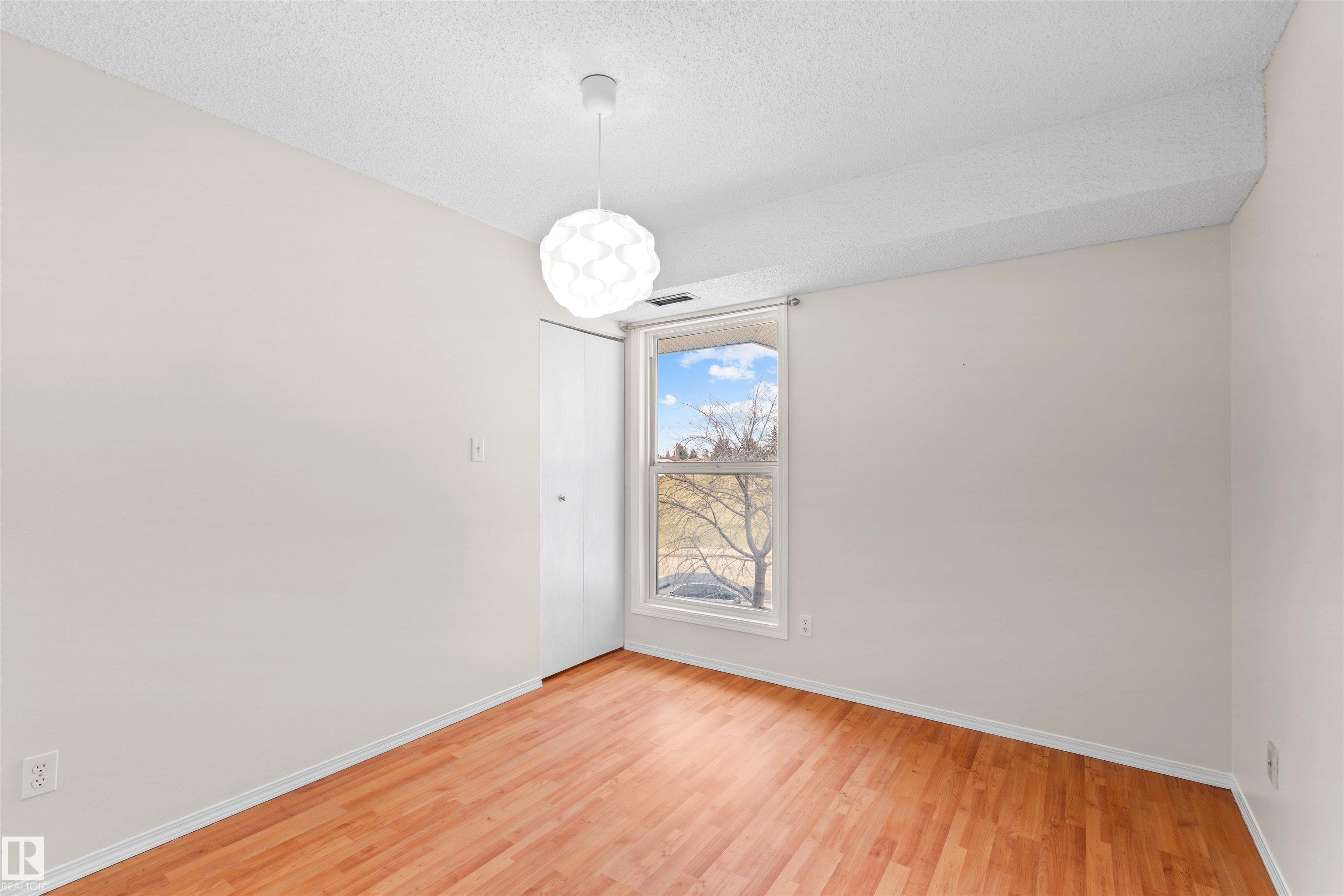https://zimg.paragon.ice.com/ParagonImages/Property/PM/RAE/225401233/14/0/0/7f739fcc6e2862f5c510ec3c19f862a1/1/6a9134e1089dfd9eaa20db43eeea7f36/225401233-6e7bc1f8-cfb6-4cae-9fa6-81fd61aaf193.JPG