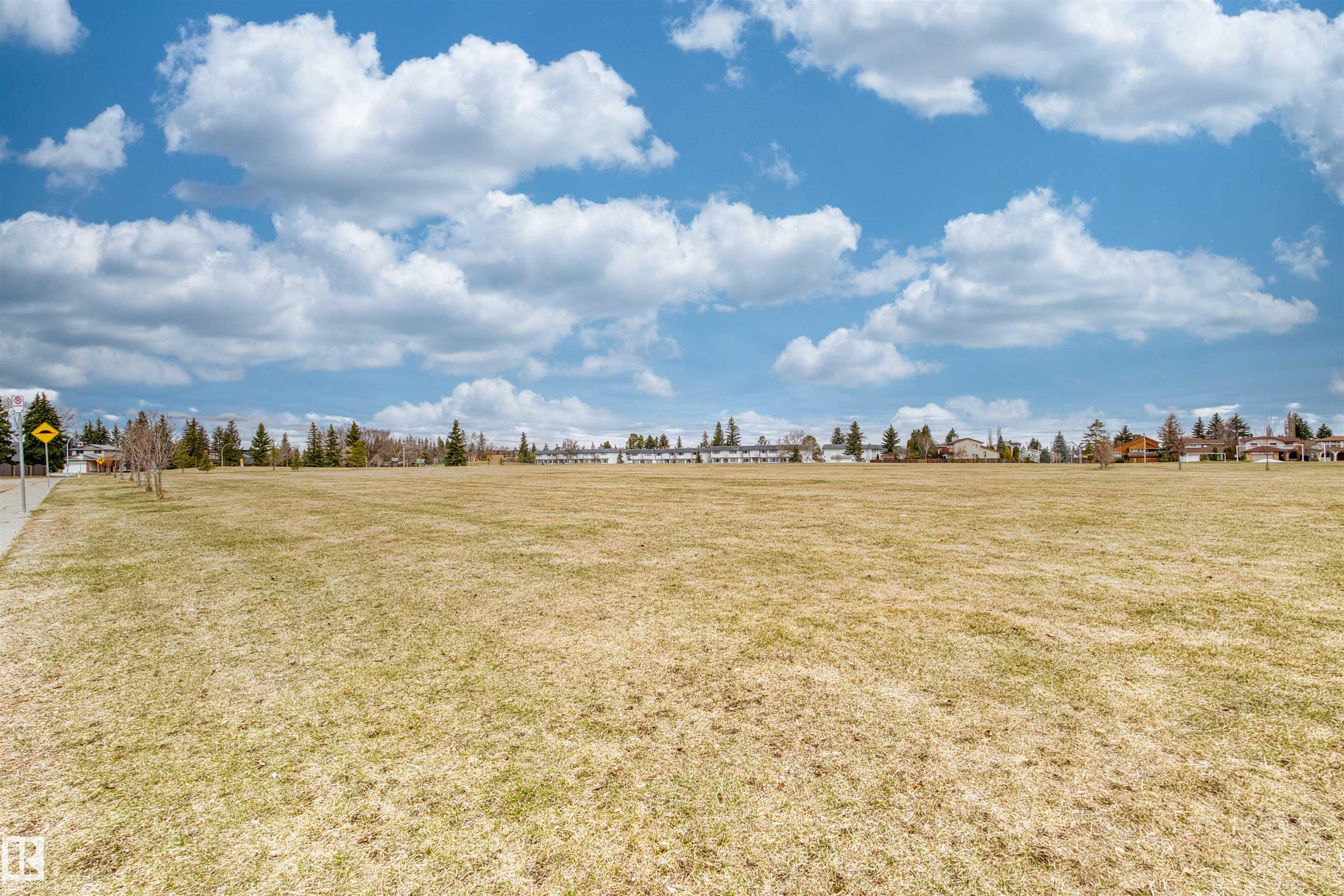https://zimg.paragon.ice.com/ParagonImages/Property/PM/RAE/225401233/18/0/0/2c8c37383f8c429f19a62f5f3b3d3c3f/1/6a9134e1089dfd9eaa20db43eeea7f36/225401233-738d6130-1eca-426e-896b-82a1af241c88.JPG