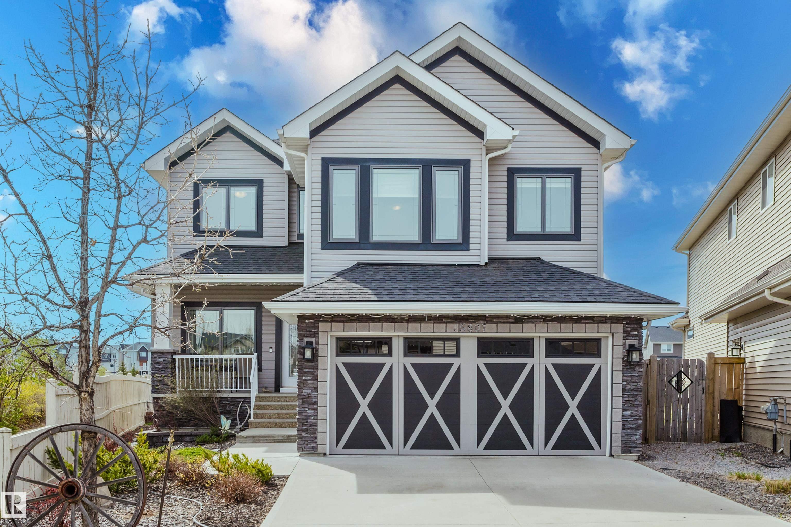 15807 11 Avenue SW, Edmonton, AB T6W 2S4
