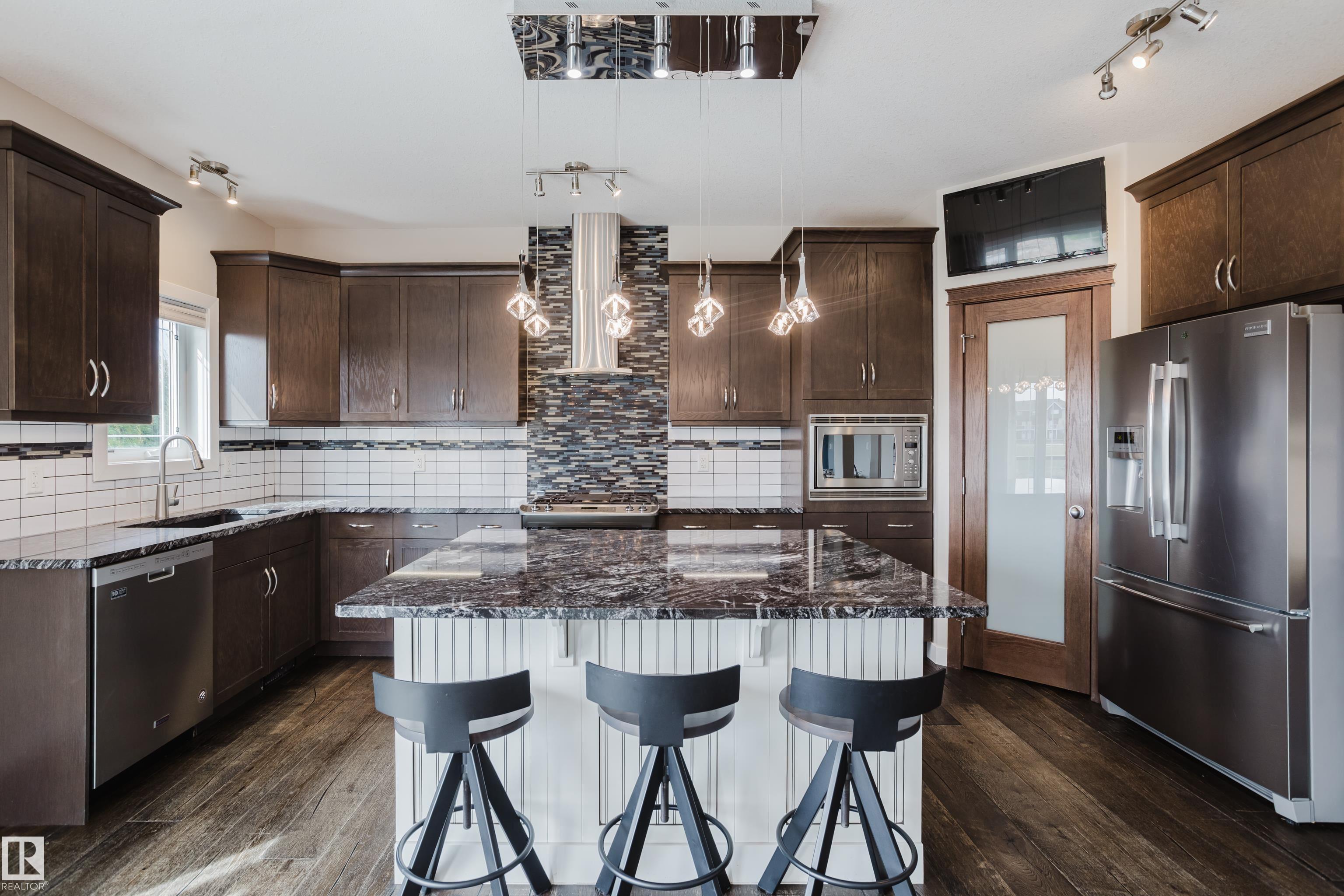 Photo 9 at 15807 11 Avenue SW, Glenridding Heights, Edmonton