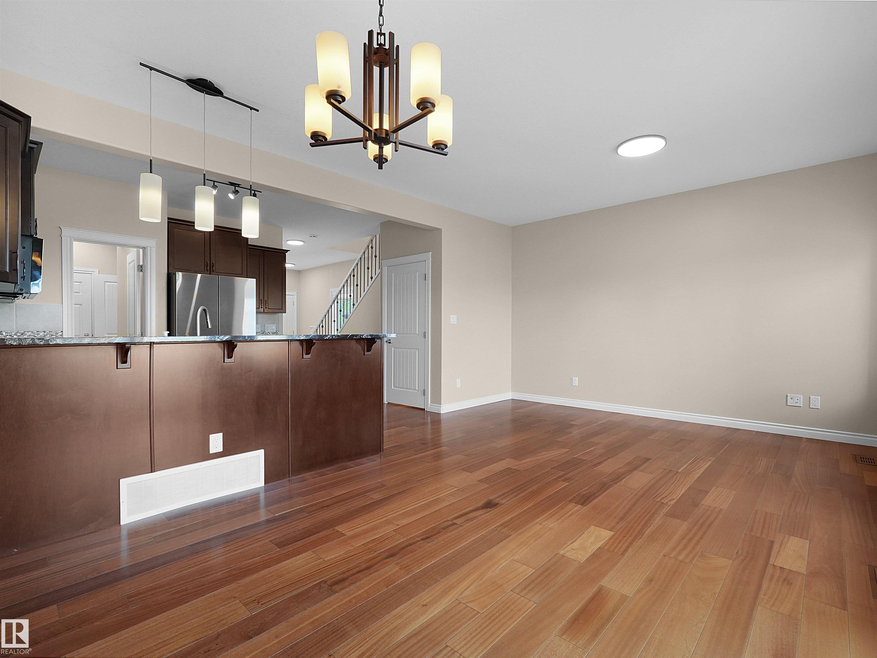https://zimg.paragon.ice.com/ParagonImages/Property/PM/RAE/225401242/17/0/0/56b2f728c390274c964ba89e79978c8b/1/dd5210968be508e323fa90514020a444/225401242-8f5ed98a-284a-4bf6-b230-e45e6c53af0b.JPG