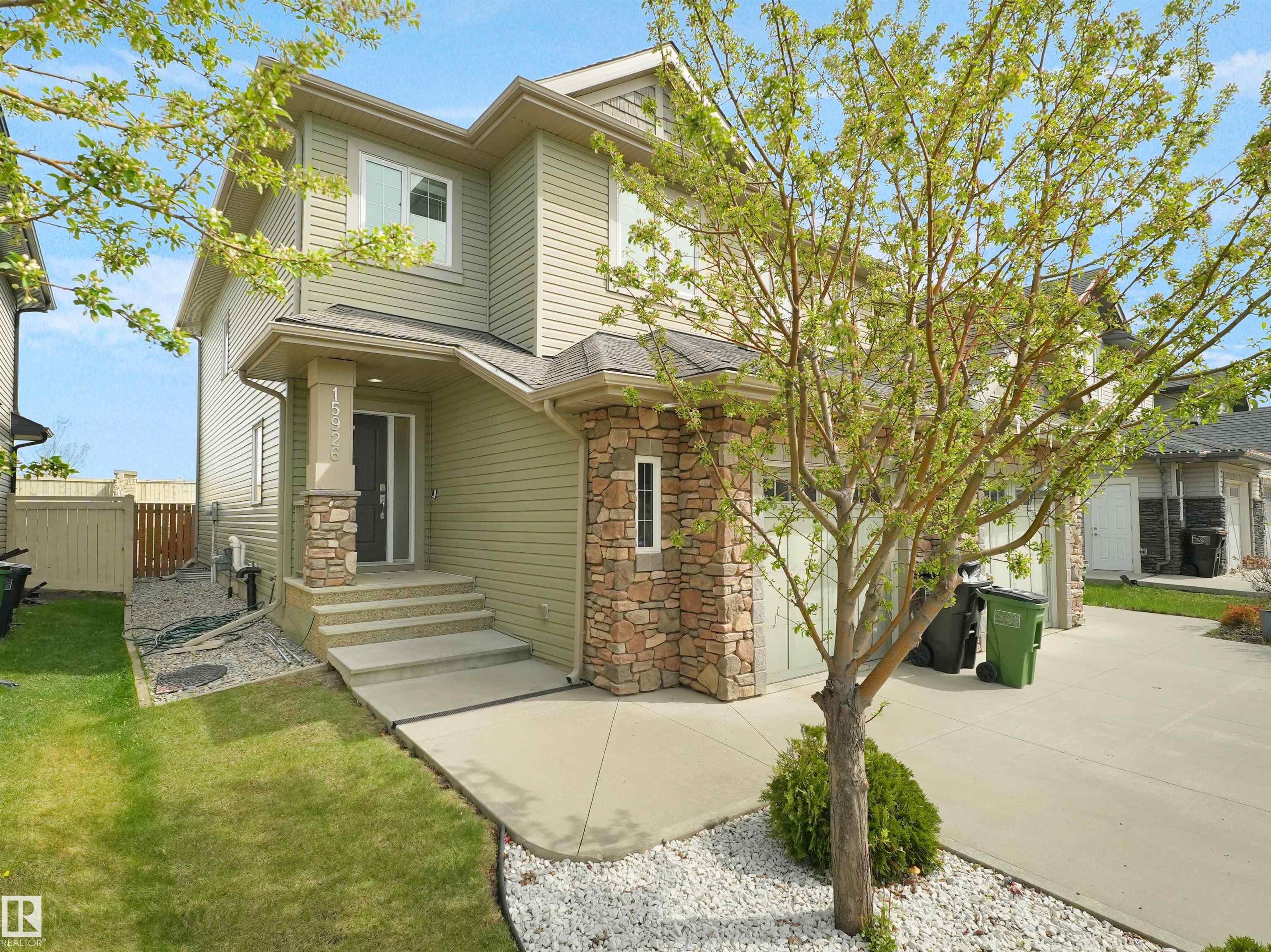 Picture for 15926 10 AV SW SW