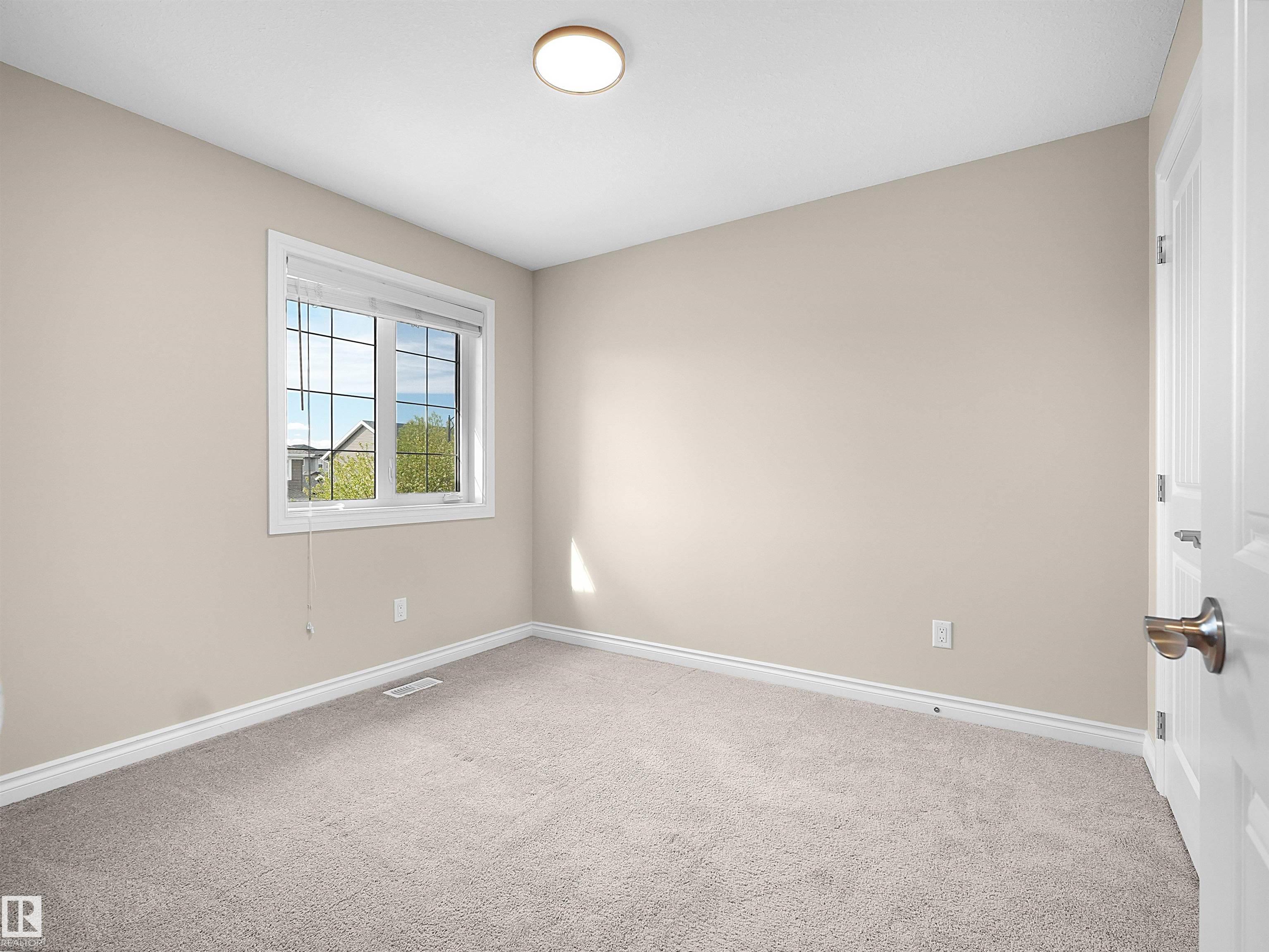 https://zimg.paragon.ice.com/ParagonImages/Property/PM/RAE/225401242/28/0/0/35a2c905479c3c4637beae05d680ce6b/1/dd5210968be508e323fa90514020a444/225401242-6e861f1f-5329-4623-bc0a-5dfcb0df9a5d.JPG