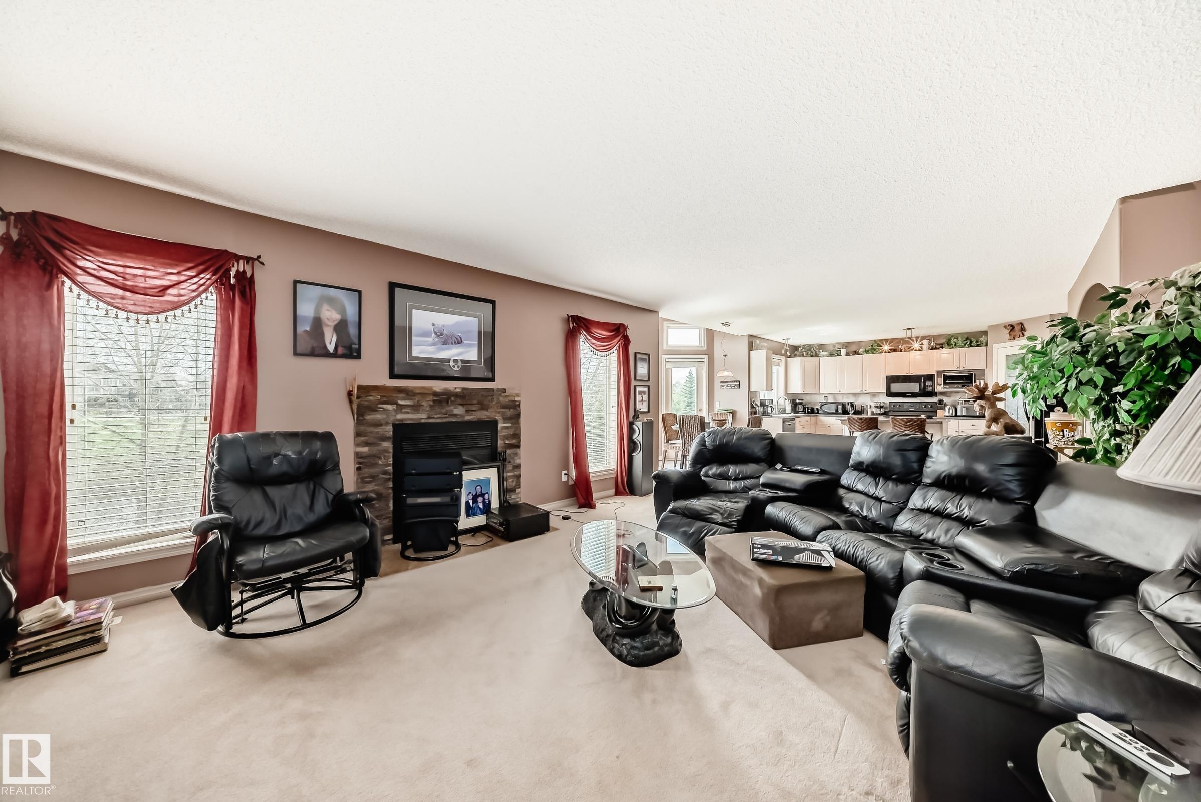 https://zimg.paragon.ice.com/ParagonImages/Property/PM/RAE/225401243/14/0/0/05fe118f401dcb8d1a6510d5a13efcf1/1/2b28b3a3f24293e38d077bd700557782/225401243-1dba196d-1d79-4493-910e-45a21acb074e.JPG