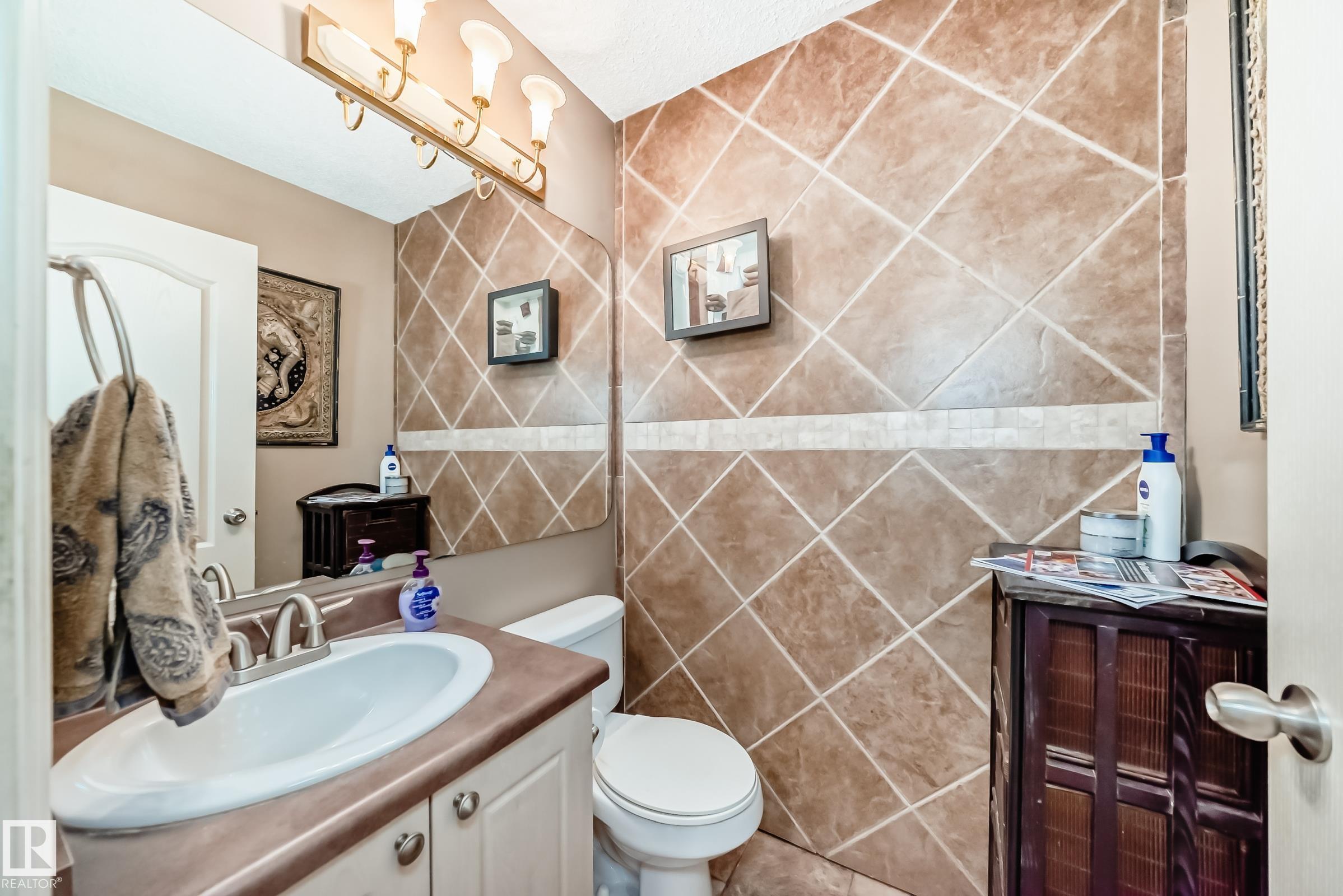 https://zimg.paragon.ice.com/ParagonImages/Property/PM/RAE/225401243/16/0/0/1cdbd44e1c01bae0ecdd1aebe022f788/1/2b28b3a3f24293e38d077bd700557782/225401243-fe7af0d5-7059-4f92-af8a-b4a0e8d92a34.JPG