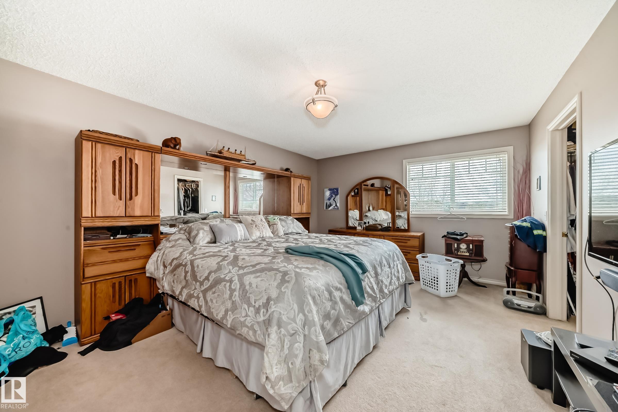 https://zimg.paragon.ice.com/ParagonImages/Property/PM/RAE/225401243/19/0/0/811f64ac1c8f64e4e9377c0789736499/1/2b28b3a3f24293e38d077bd700557782/225401243-b9a4cc78-b5fa-4593-88b3-9f9d46b4a100.JPG