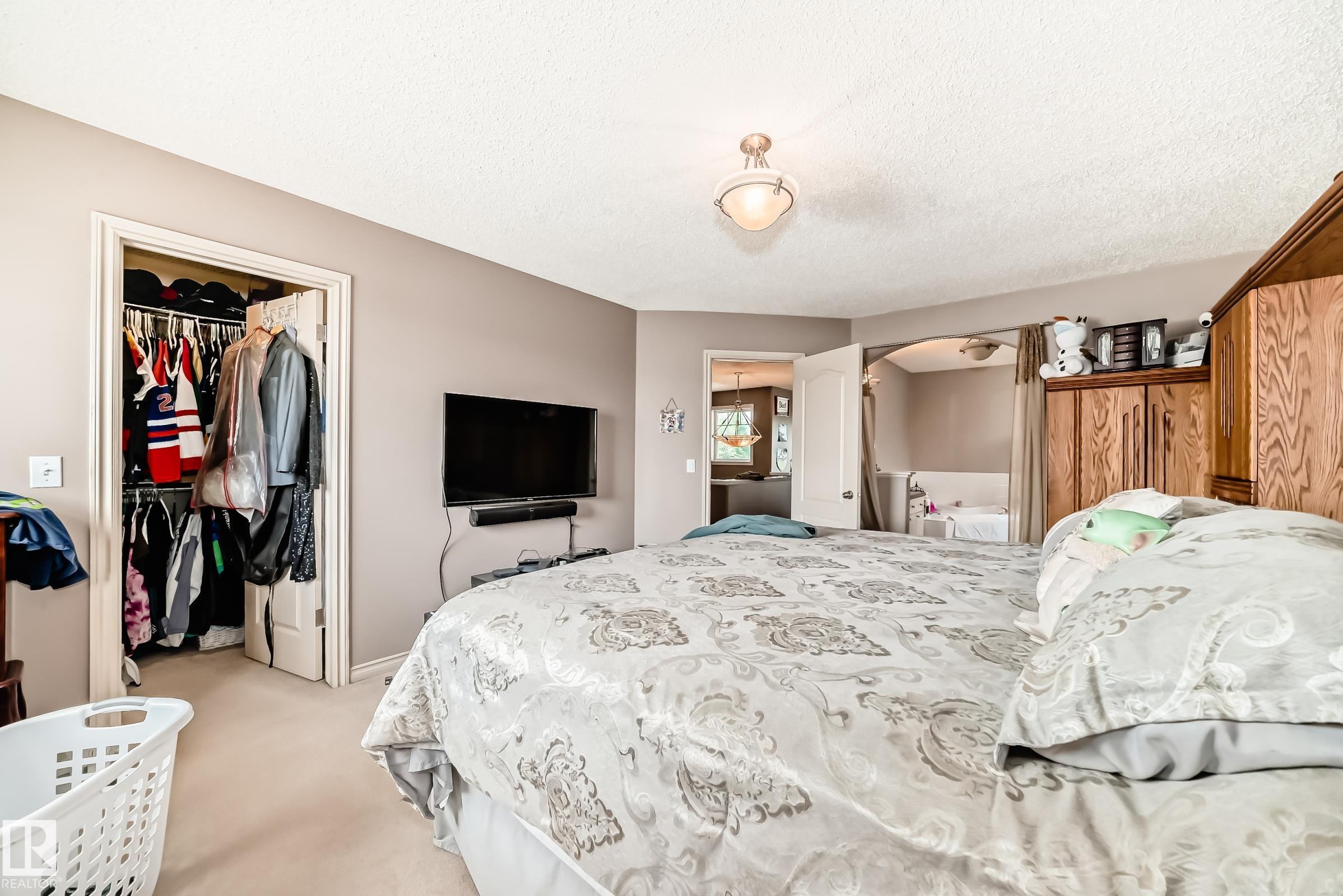 https://zimg.paragon.ice.com/ParagonImages/Property/PM/RAE/225401243/20/0/0/7ad26b33cdbdb37052544b161094c678/1/2b28b3a3f24293e38d077bd700557782/225401243-e26c8b32-47bb-4aa4-b155-b62460468811.JPG