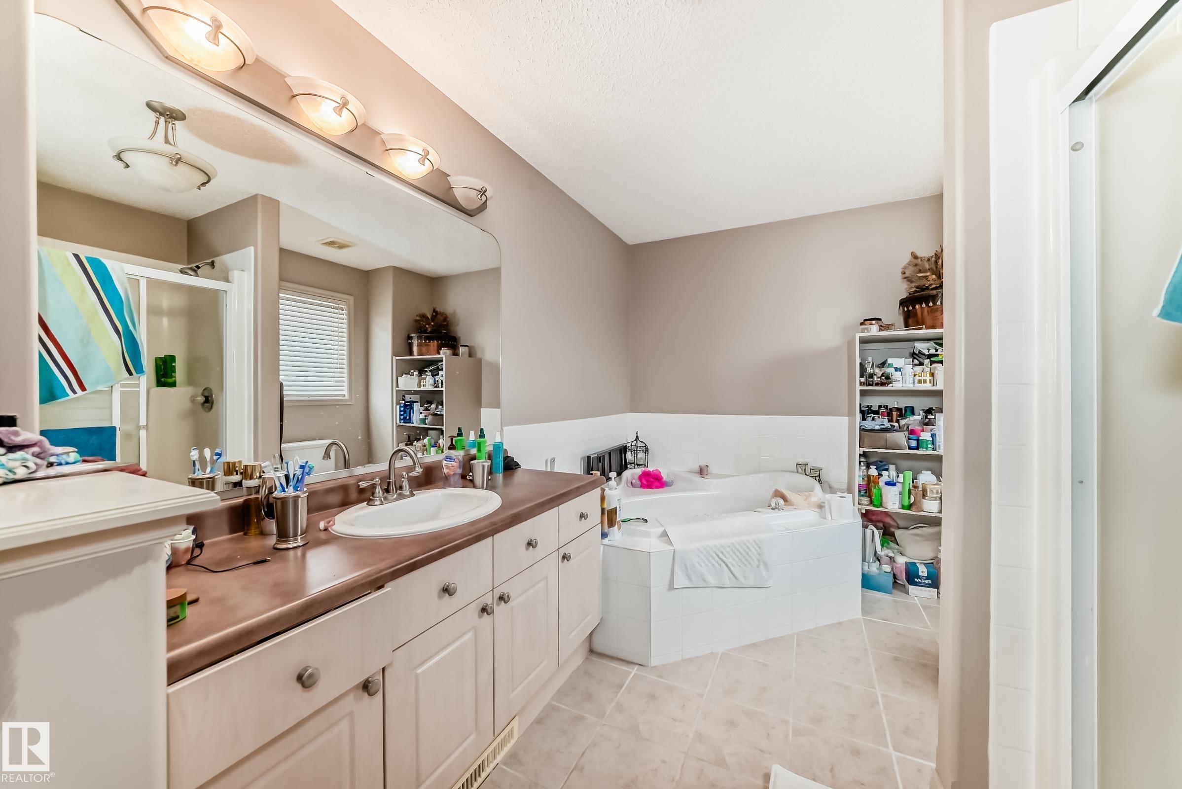 https://zimg.paragon.ice.com/ParagonImages/Property/PM/RAE/225401243/21/0/0/1c09f26f13c70c3ef7967d8d3cb0d9fc/1/2b28b3a3f24293e38d077bd700557782/225401243-434d3e23-3a0b-4334-83ea-93db7ebbe66f.JPG