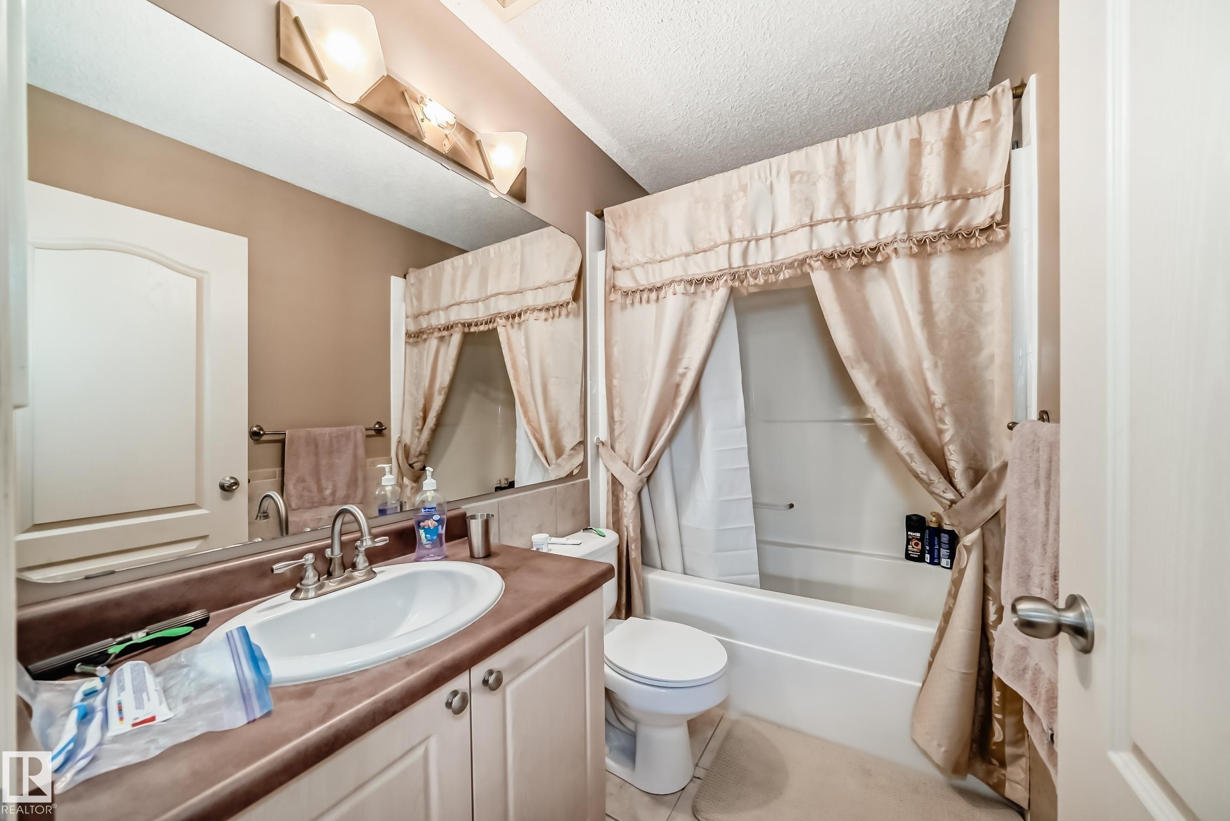 https://zimg.paragon.ice.com/ParagonImages/Property/PM/RAE/225401243/27/0/0/07913823a3346de7e61130b71759d11a/1/2b28b3a3f24293e38d077bd700557782/225401243-9696ef5d-d3d7-46e1-941d-462d5d0b2b3f.JPG