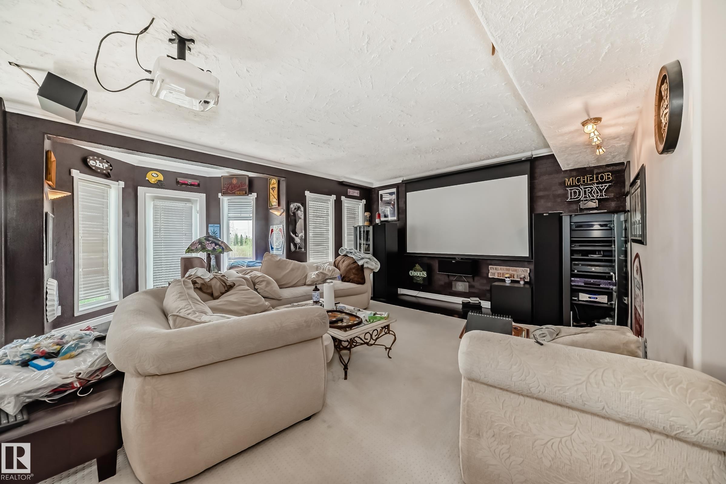 https://zimg.paragon.ice.com/ParagonImages/Property/PM/RAE/225401243/32/0/0/9eb35f07f193f3cca9d305bd8b37edb0/1/2b28b3a3f24293e38d077bd700557782/225401243-9934bfb8-e95d-4420-9c36-76c2707daf00.JPG