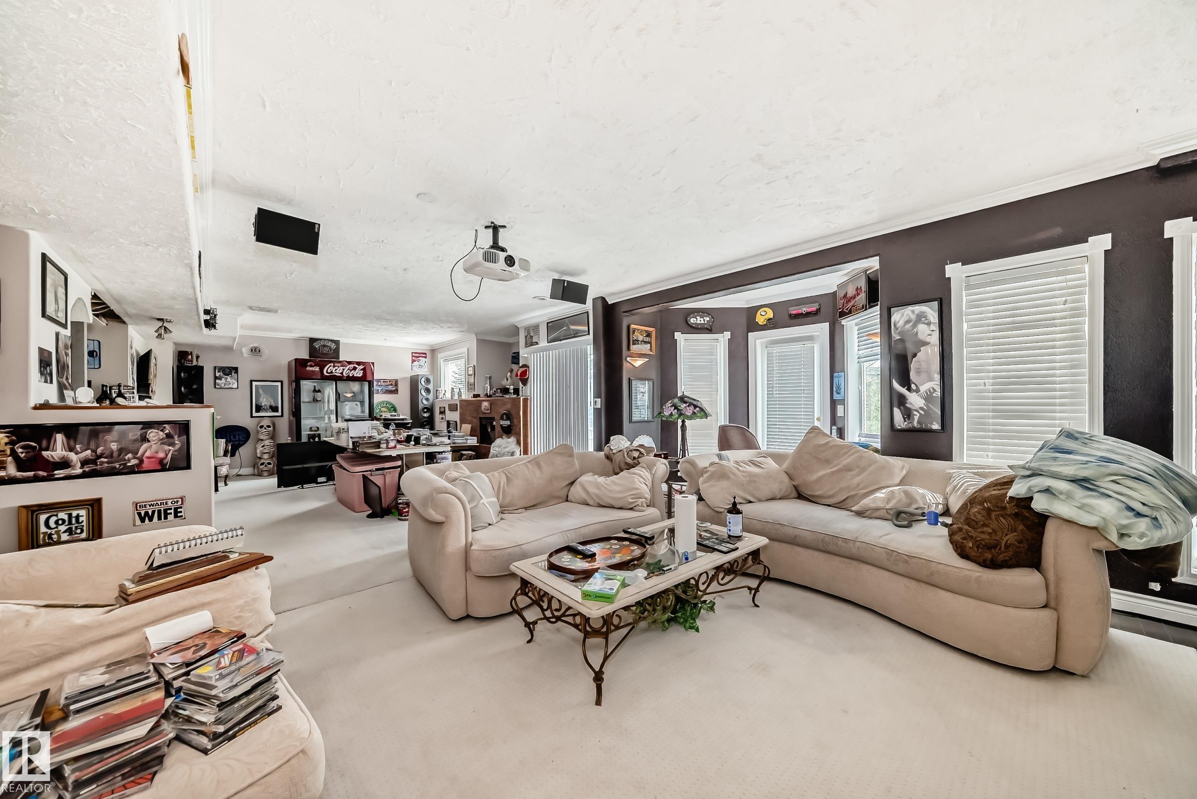 https://zimg.paragon.ice.com/ParagonImages/Property/PM/RAE/225401243/33/0/0/916abb9735239c436b8754d4028cbabd/1/2b28b3a3f24293e38d077bd700557782/225401243-8a7e7544-d25c-4d09-976d-56b50ec59351.JPG