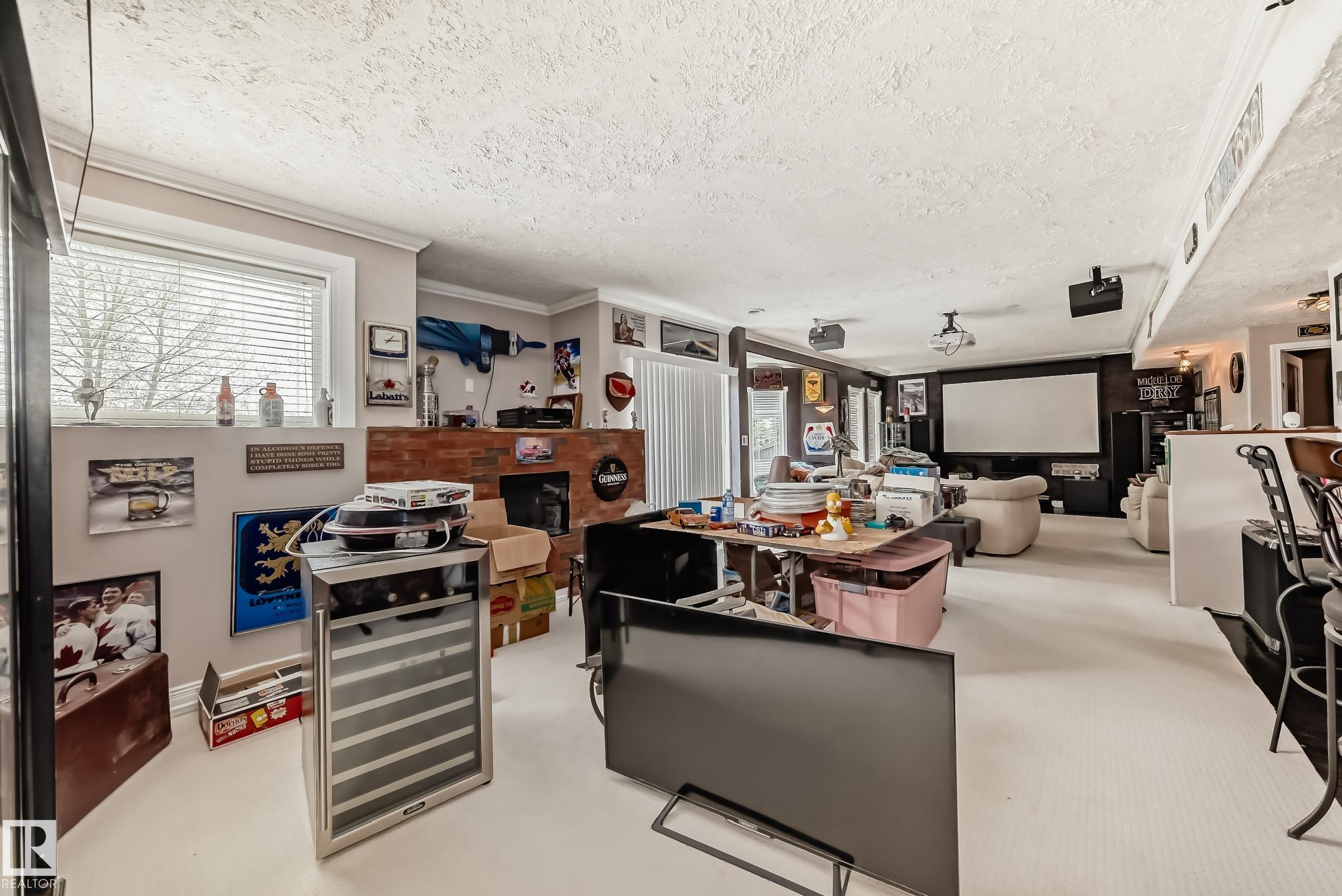 https://zimg.paragon.ice.com/ParagonImages/Property/PM/RAE/225401243/36/0/0/e828b8a80d7731b71759e74eeb33a1ac/1/2b28b3a3f24293e38d077bd700557782/225401243-8bd02351-0ec7-4947-b70d-c967164cb317.JPG