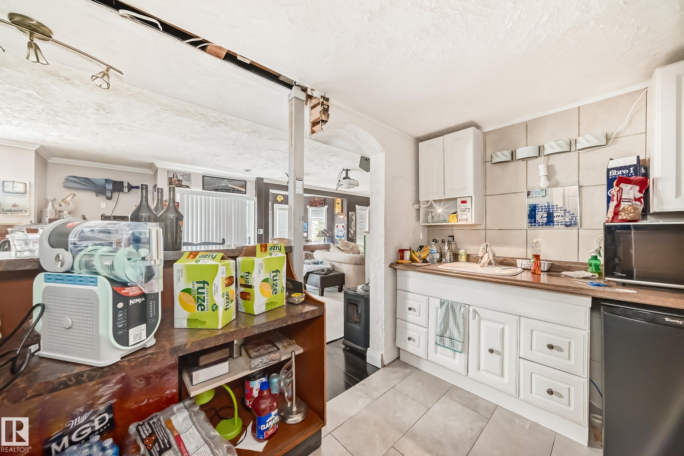 https://zimg.paragon.ice.com/ParagonImages/Property/PM/RAE/225401243/40/0/0/ee3956e9267d865b8a55f60f6a884efb/1/2b28b3a3f24293e38d077bd700557782/225401243-08832449-488e-44fa-851e-27db2b7d33af.JPG