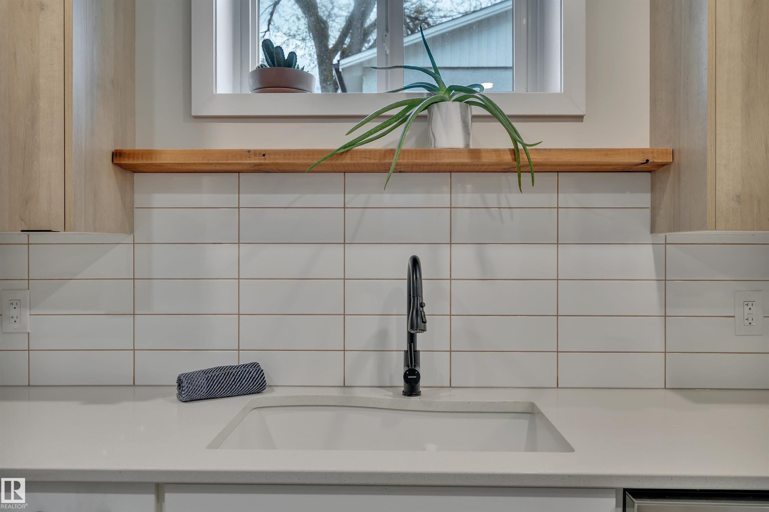 https://zimg.paragon.ice.com/ParagonImages/Property/PM/RAE/225401255/28/0/0/2f08d44d6886d49cae8360ff65195ac3/1/35ad29b0dcf7dd13a6a9654be3d67fd9/225401255-02be63f6-3d52-436b-b980-4bab9aba4b5b.JPG