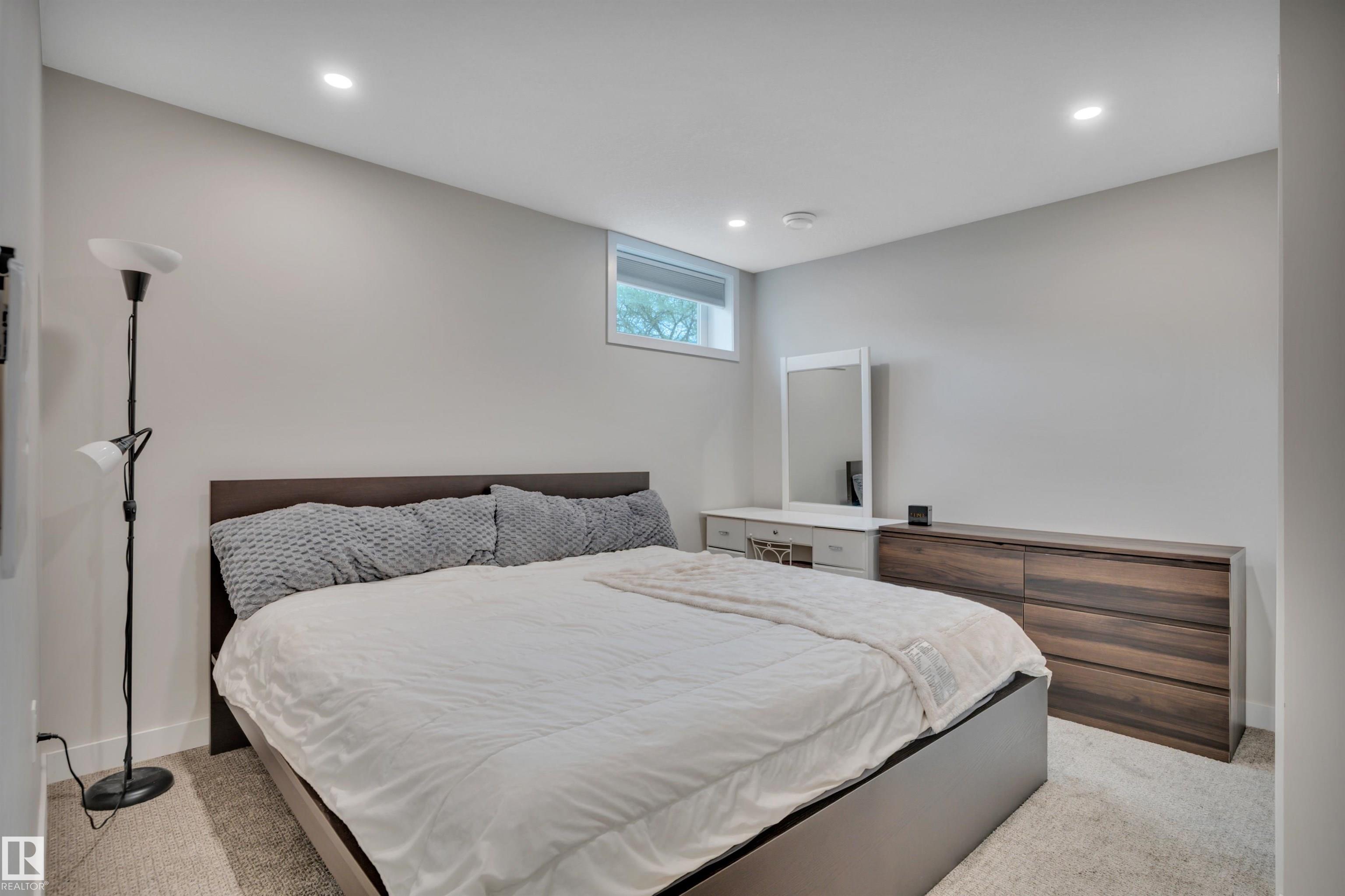 https://zimg.paragon.ice.com/ParagonImages/Property/PM/RAE/225401255/36/0/0/1998fe2d86b3a45dc19f409a5fbc4cff/1/35ad29b0dcf7dd13a6a9654be3d67fd9/225401255-85d99c10-9ca7-4ed1-bdd2-4c6e1b700a87.JPG