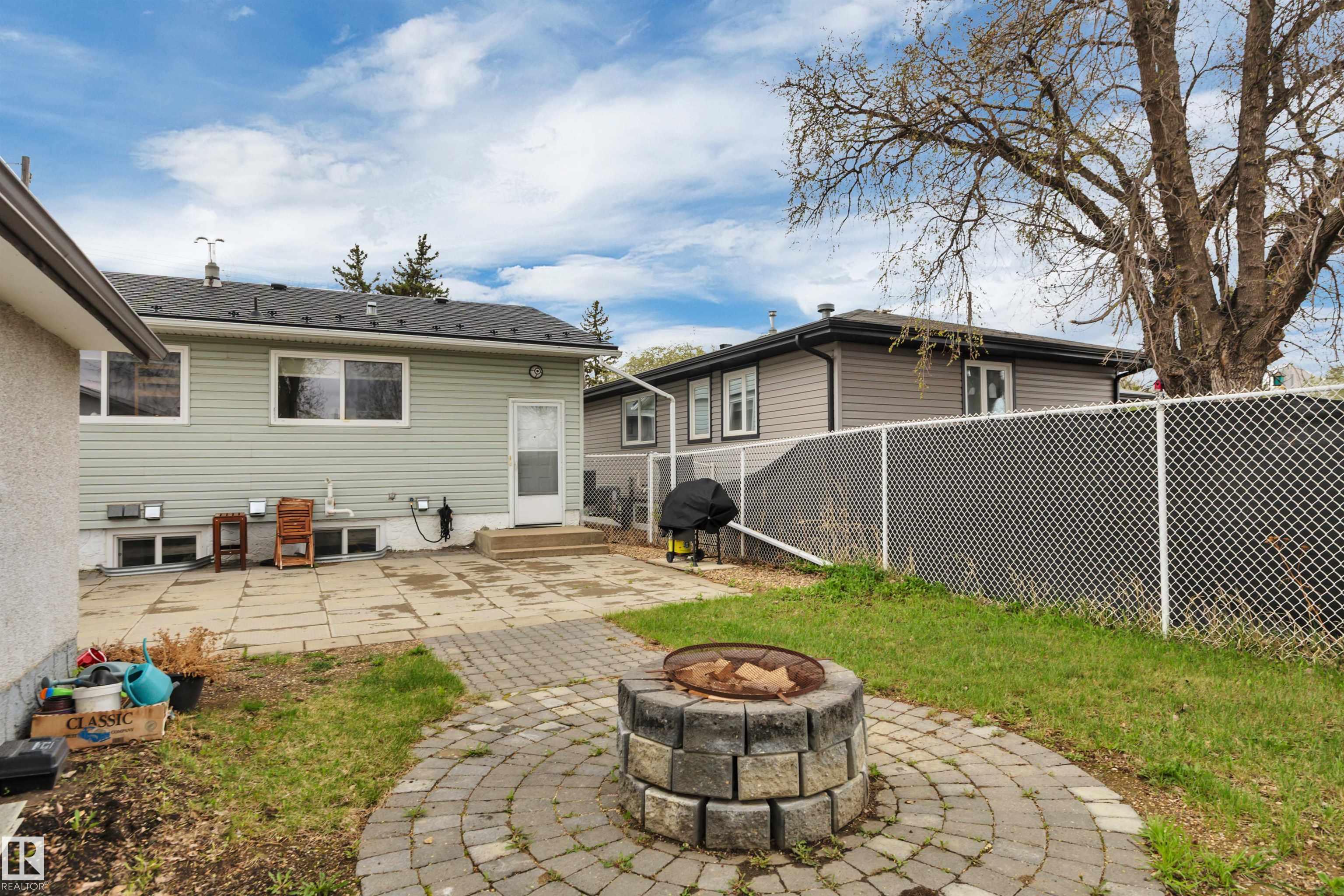 https://zimg.paragon.ice.com/ParagonImages/Property/PM/RAE/225401255/50/0/0/240de53353cd4ea694084b5bb11fc838/1/35ad29b0dcf7dd13a6a9654be3d67fd9/225401255-8ebb8067-e152-4cfa-8ff9-747535b688e2.JPG